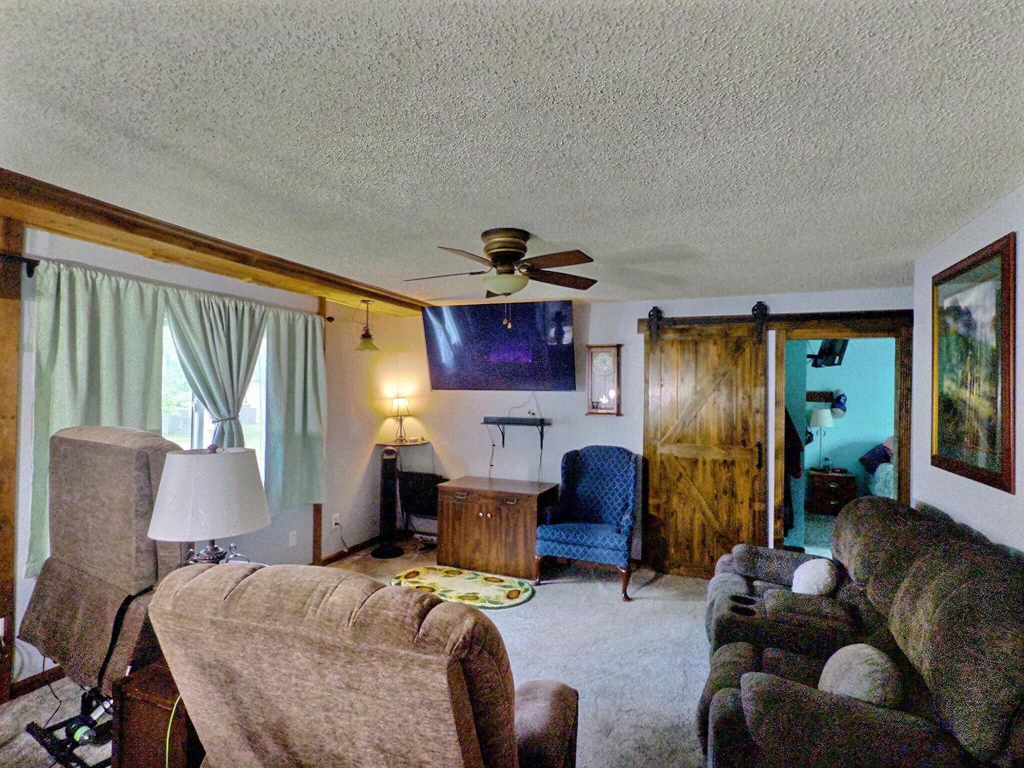 920 Cherry Hills Drive Property Photo 3