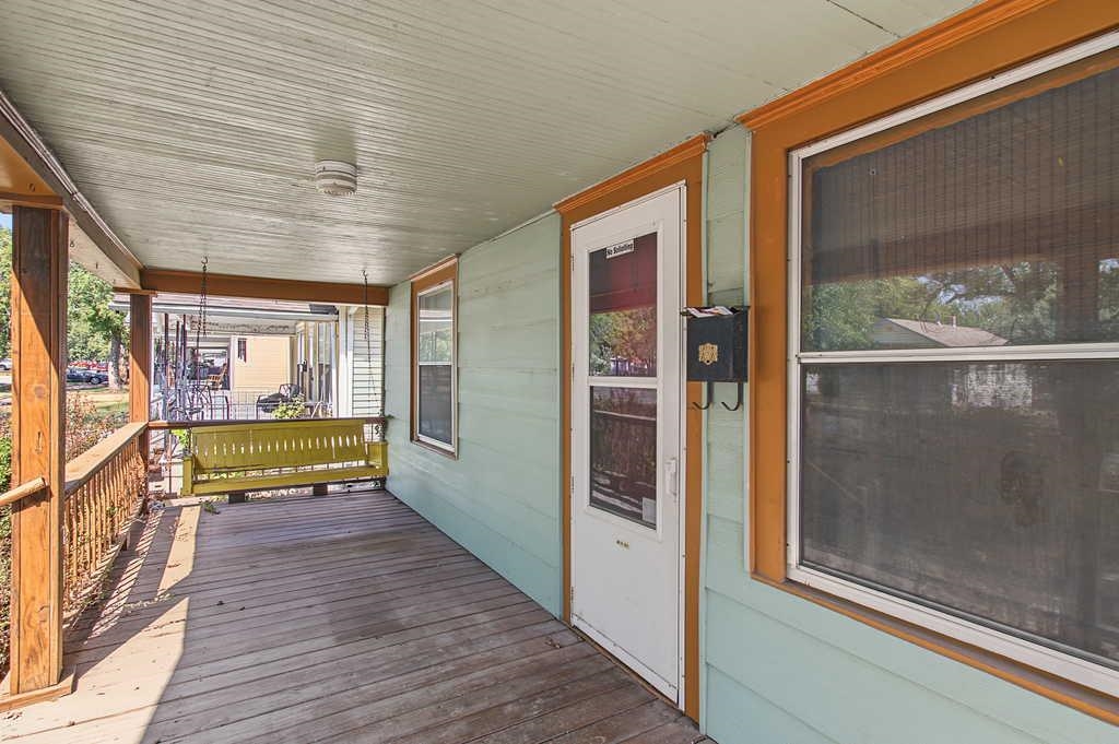 128 N Sedgwick St Property Photo 3