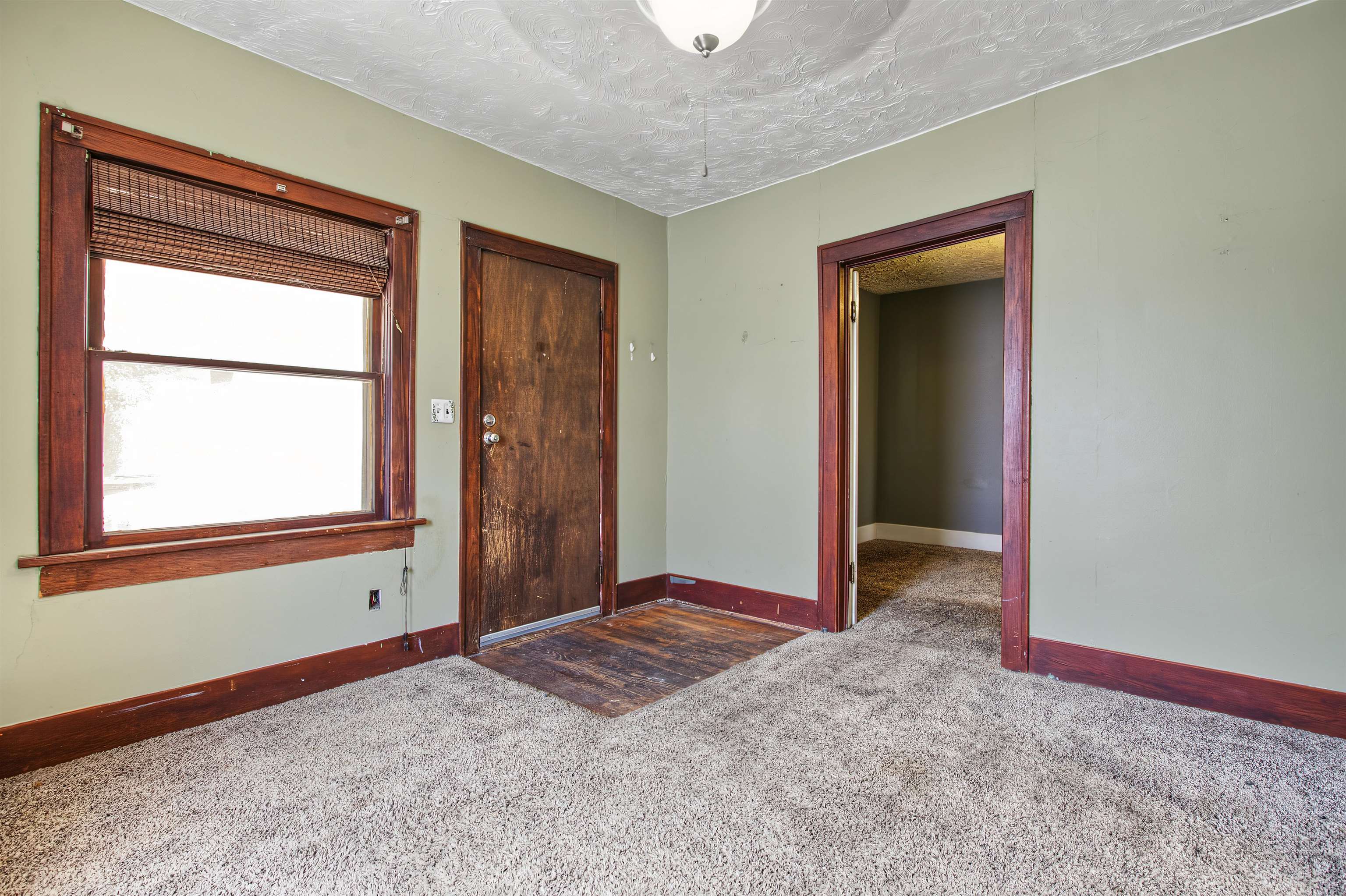 128 N Sedgwick St Property Photo 6