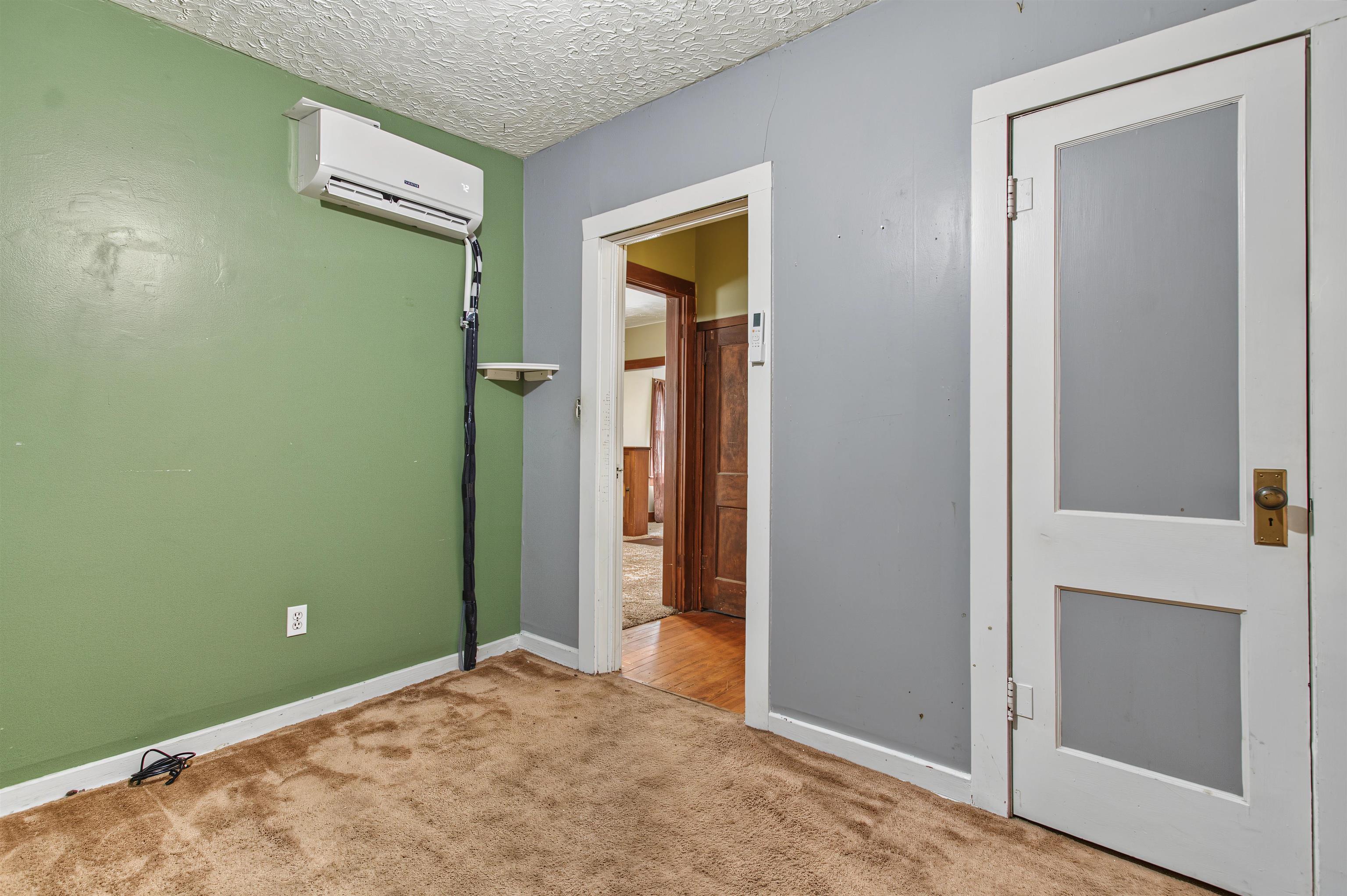 128 N Sedgwick St Property Photo 22