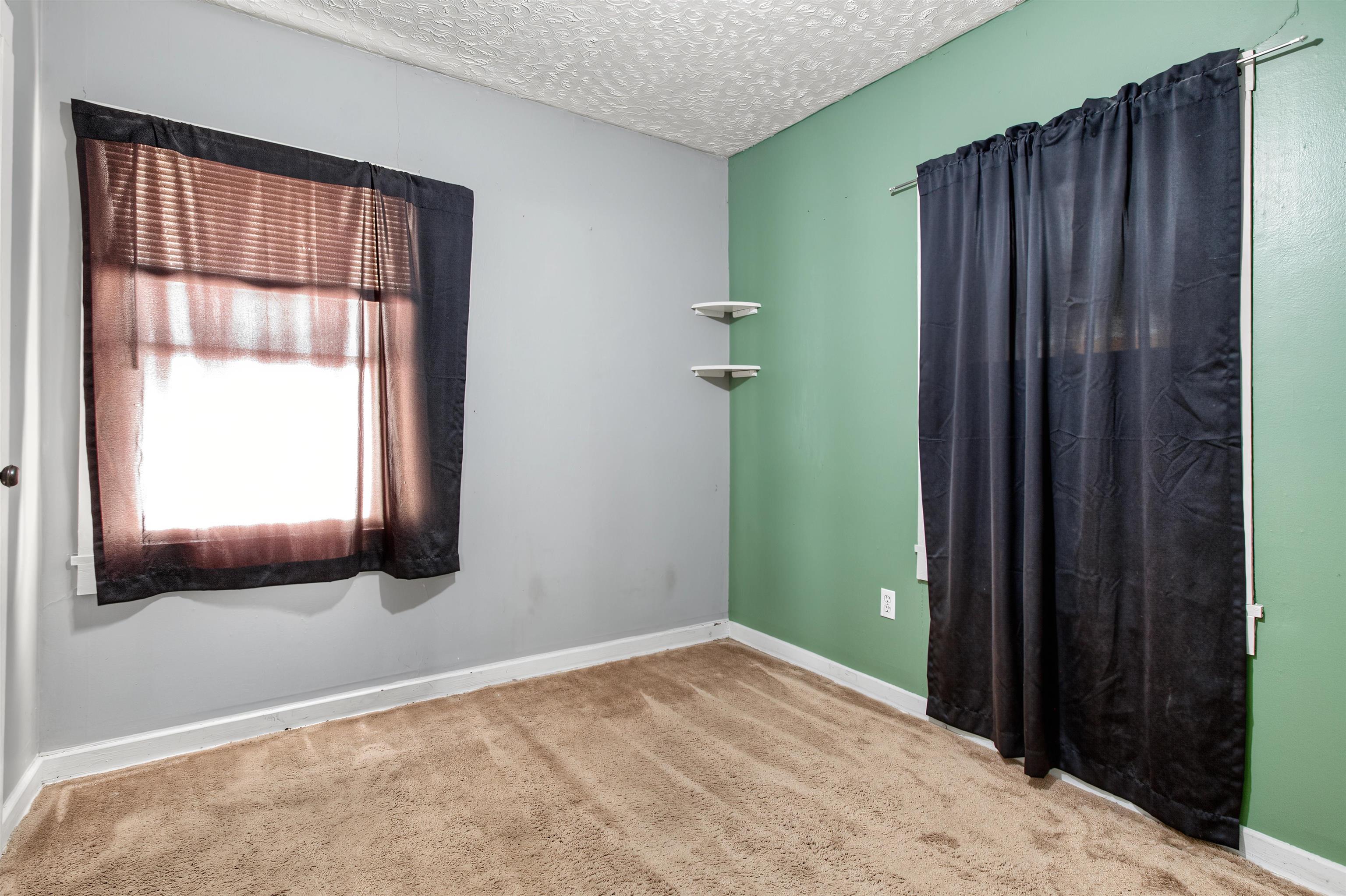 128 N Sedgwick St Property Photo 23