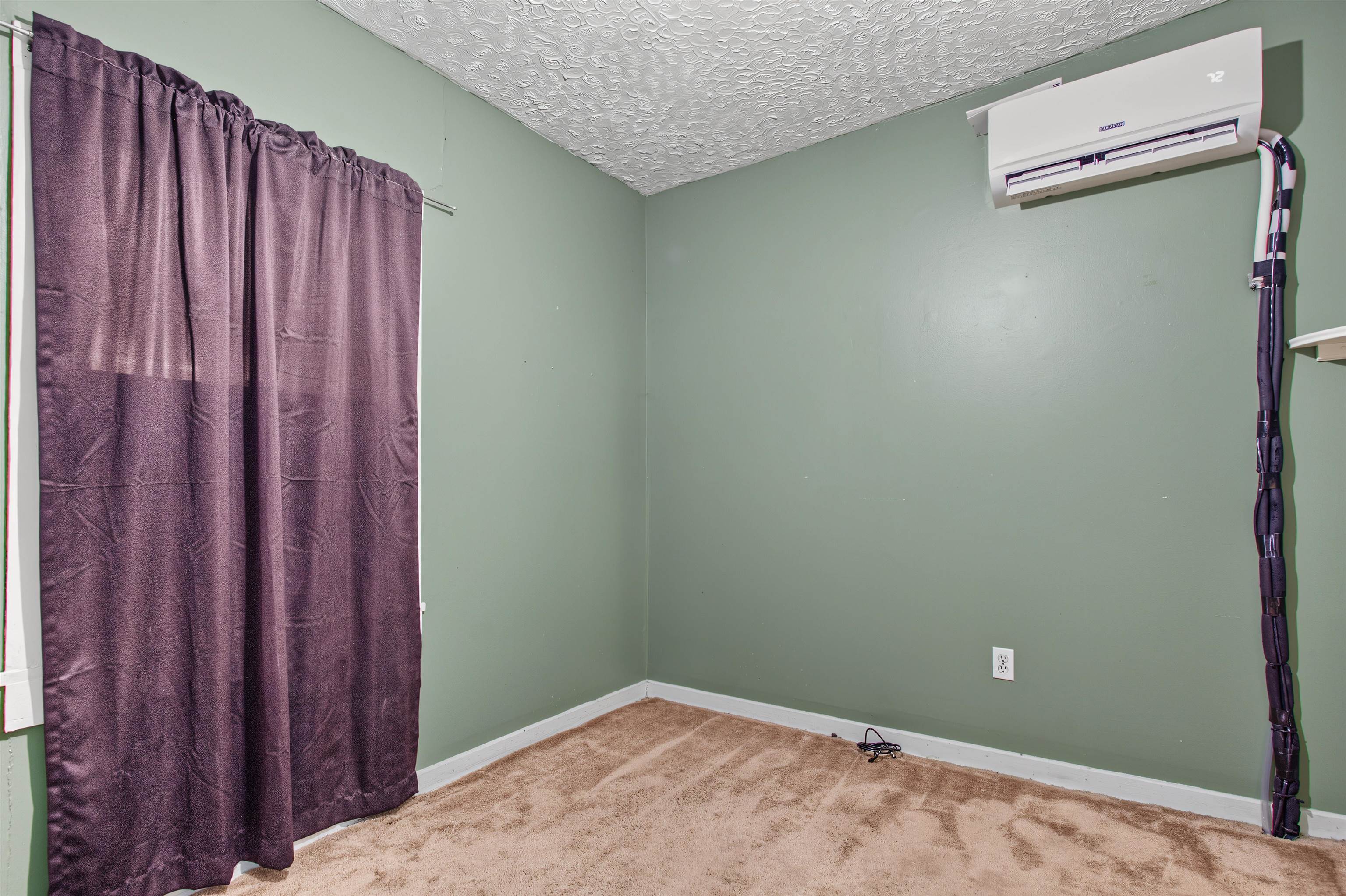 128 N Sedgwick St Property Photo 24