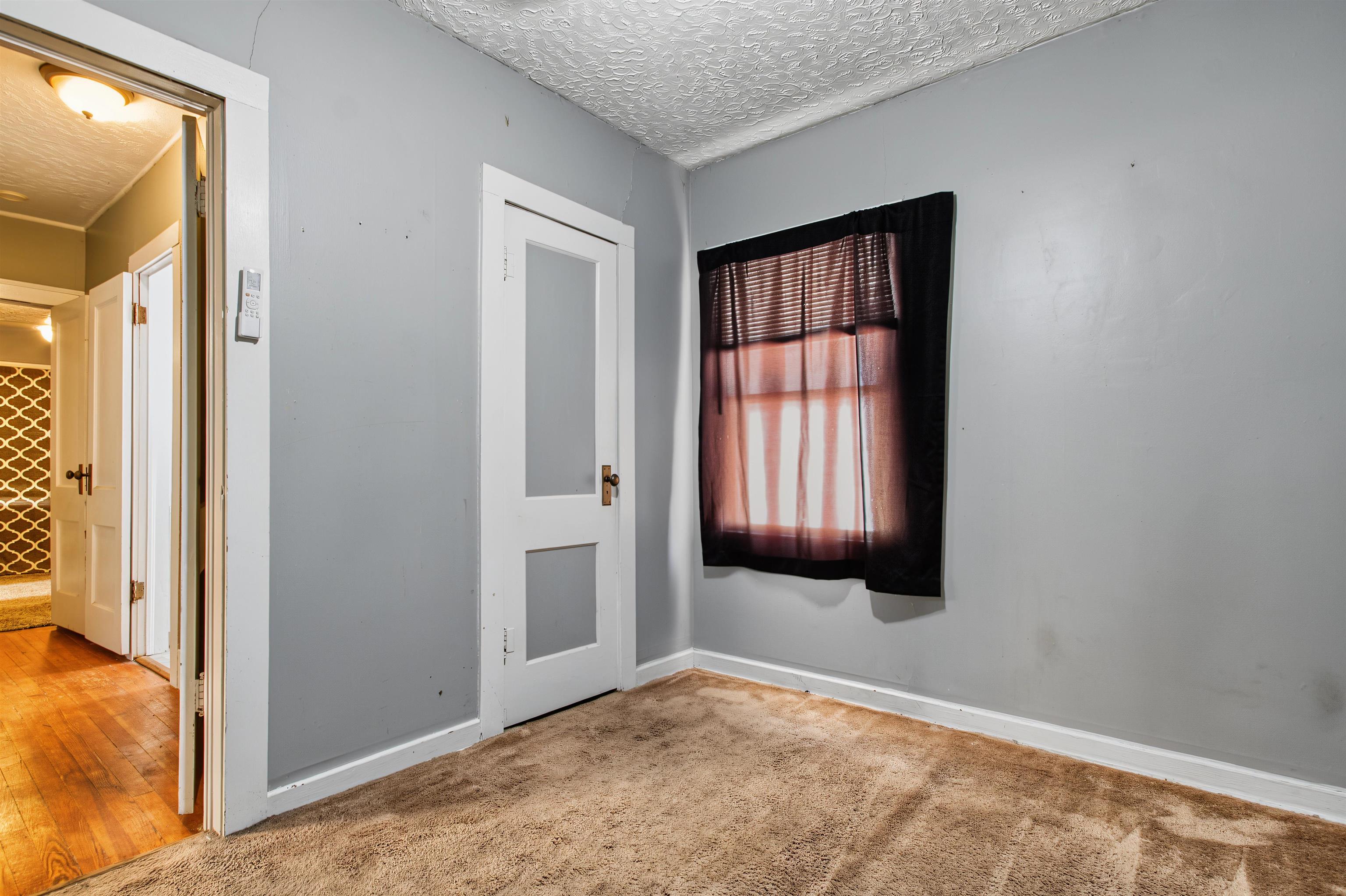128 N Sedgwick St Property Photo 25