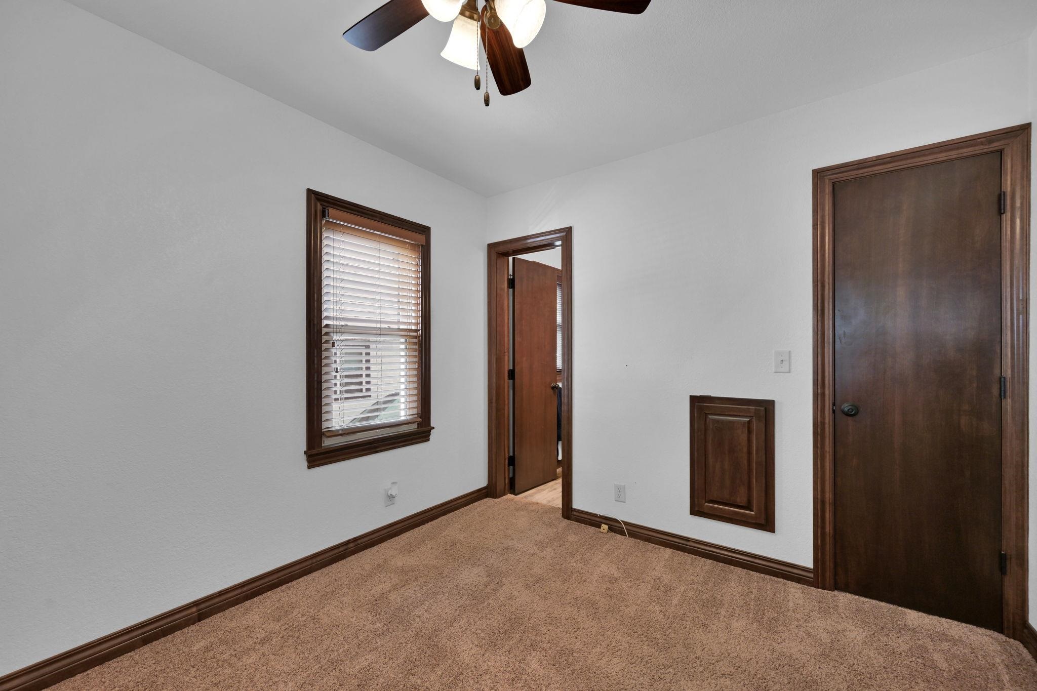 220 N Athenian Ave Property Photo 13