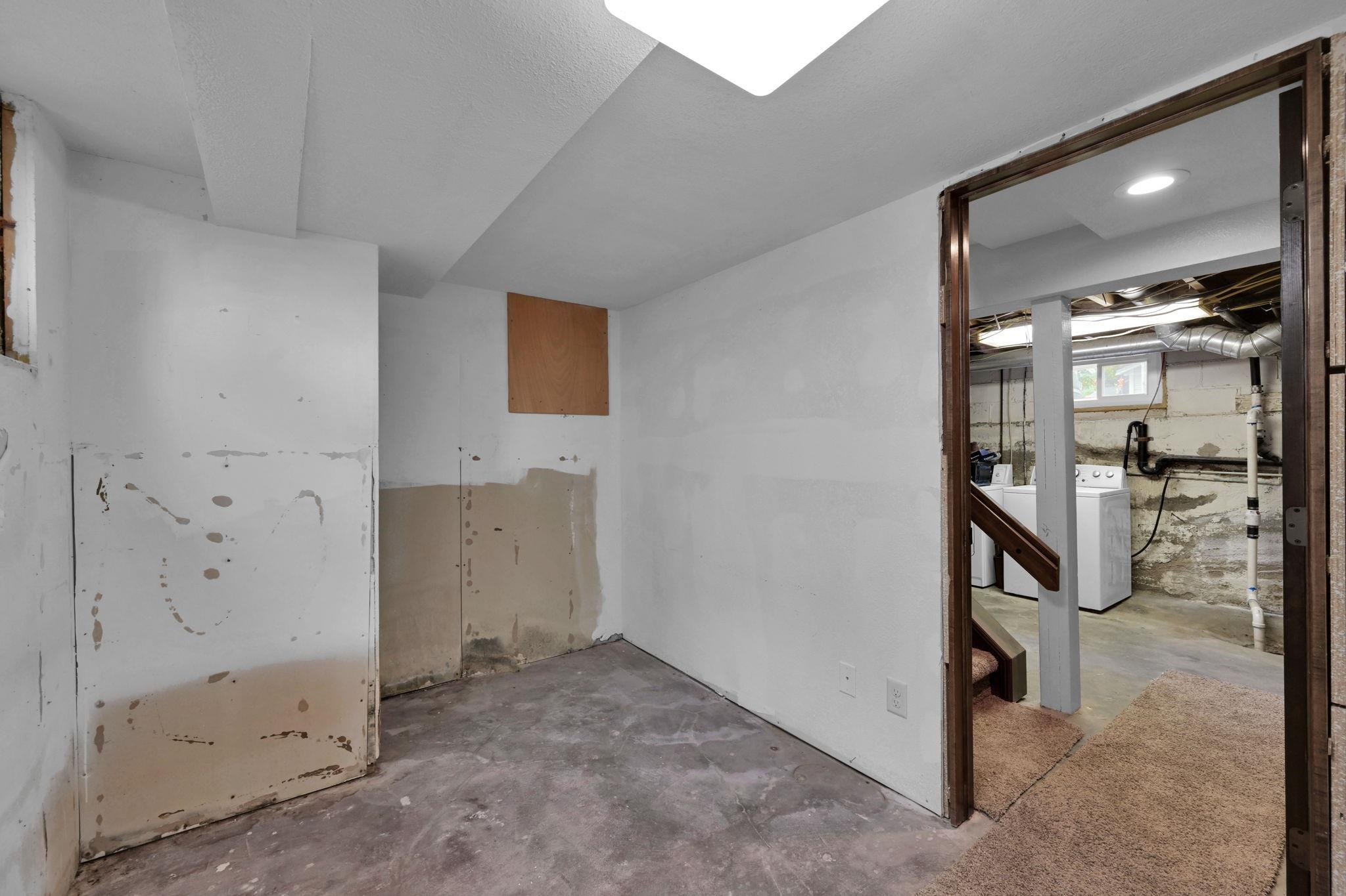 220 N Athenian Ave Property Photo 21