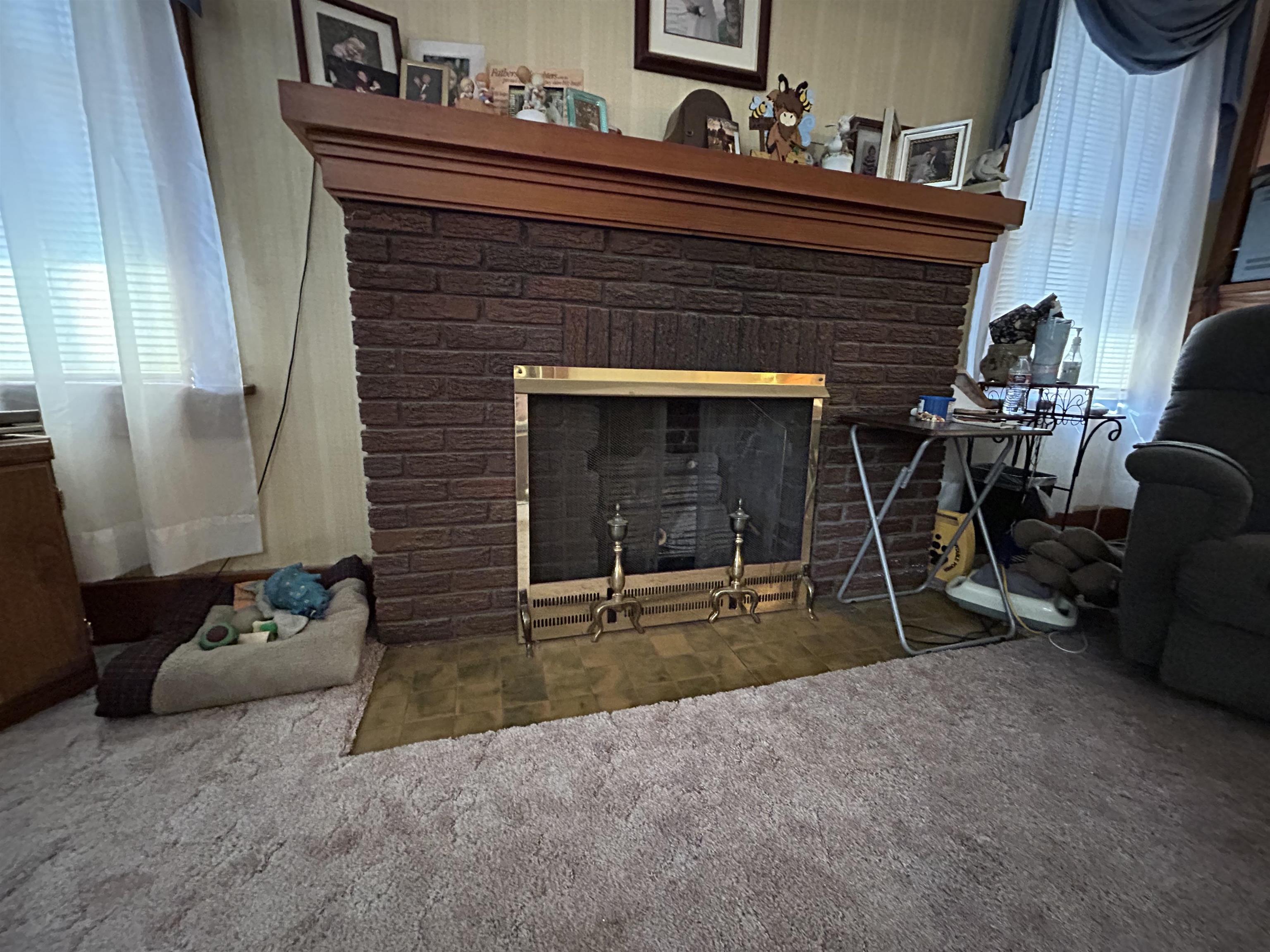 512 E 12th Property Photo 4