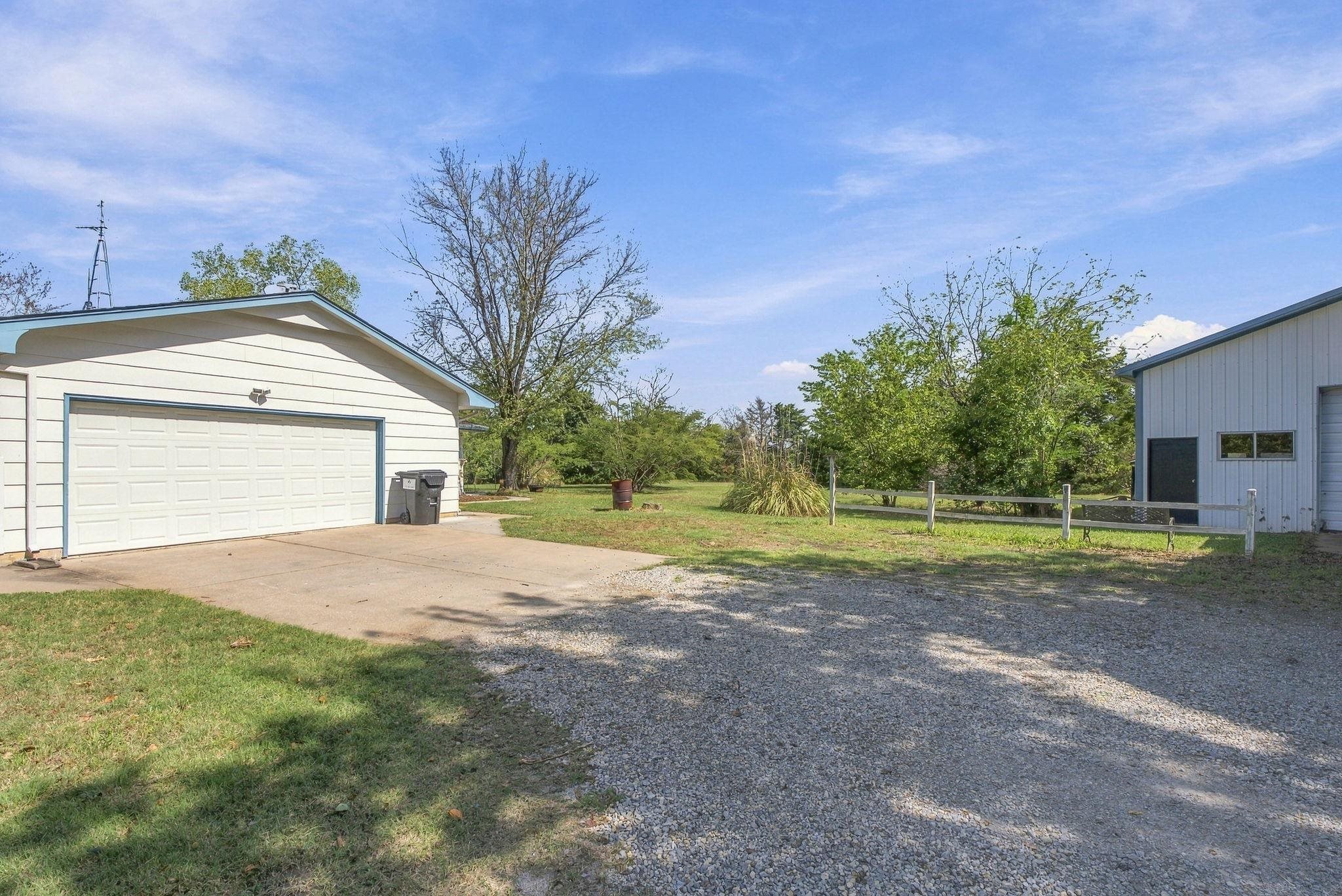 9240 S Greenwich Rd Property Photo 23