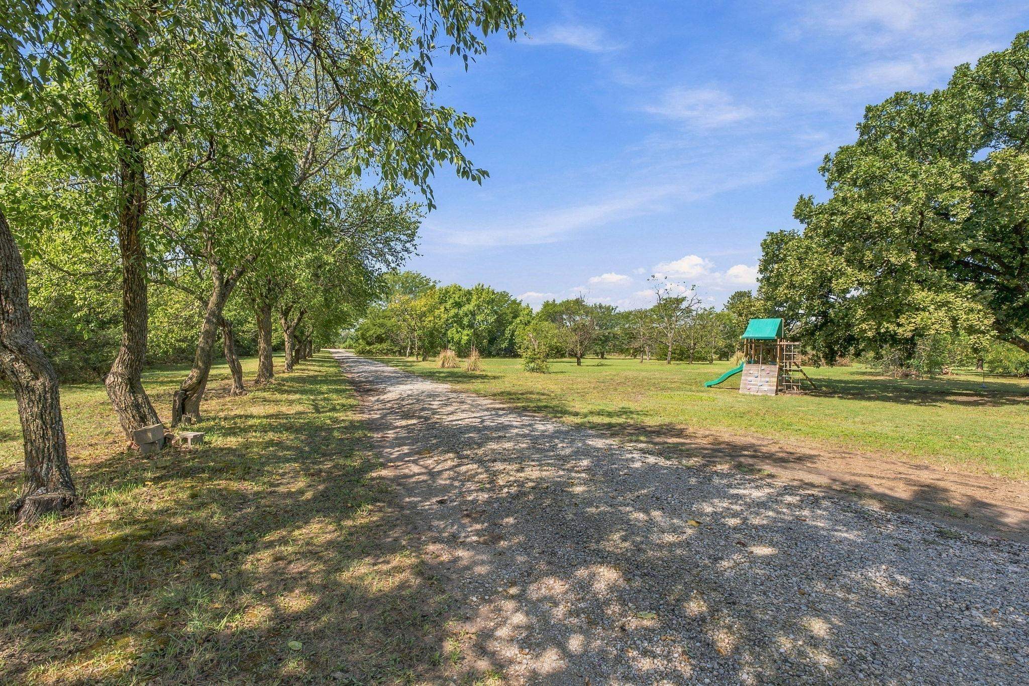 9240 S Greenwich Rd Property Photo 31