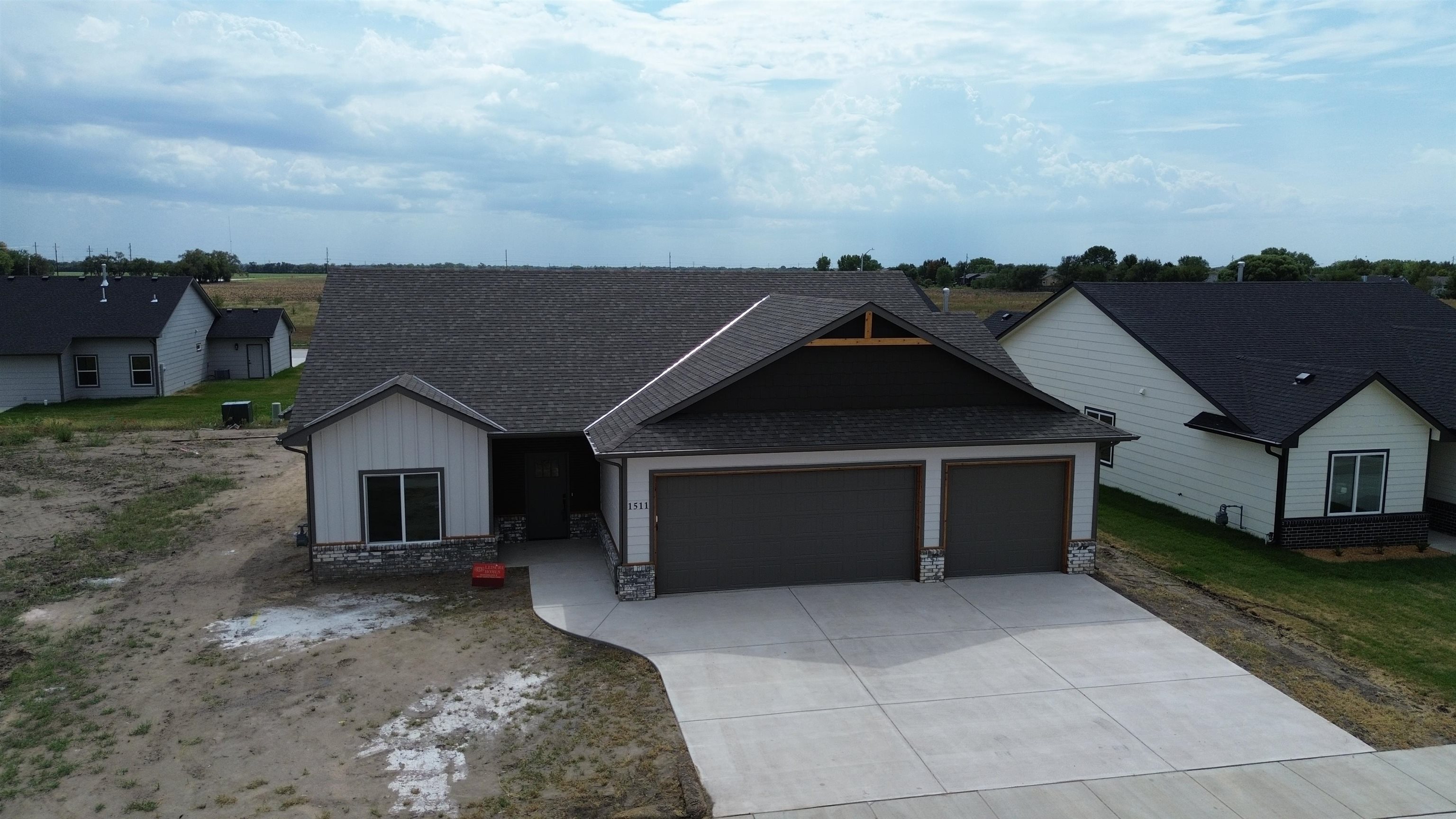 1511 E Midway Ct Property Photo 1