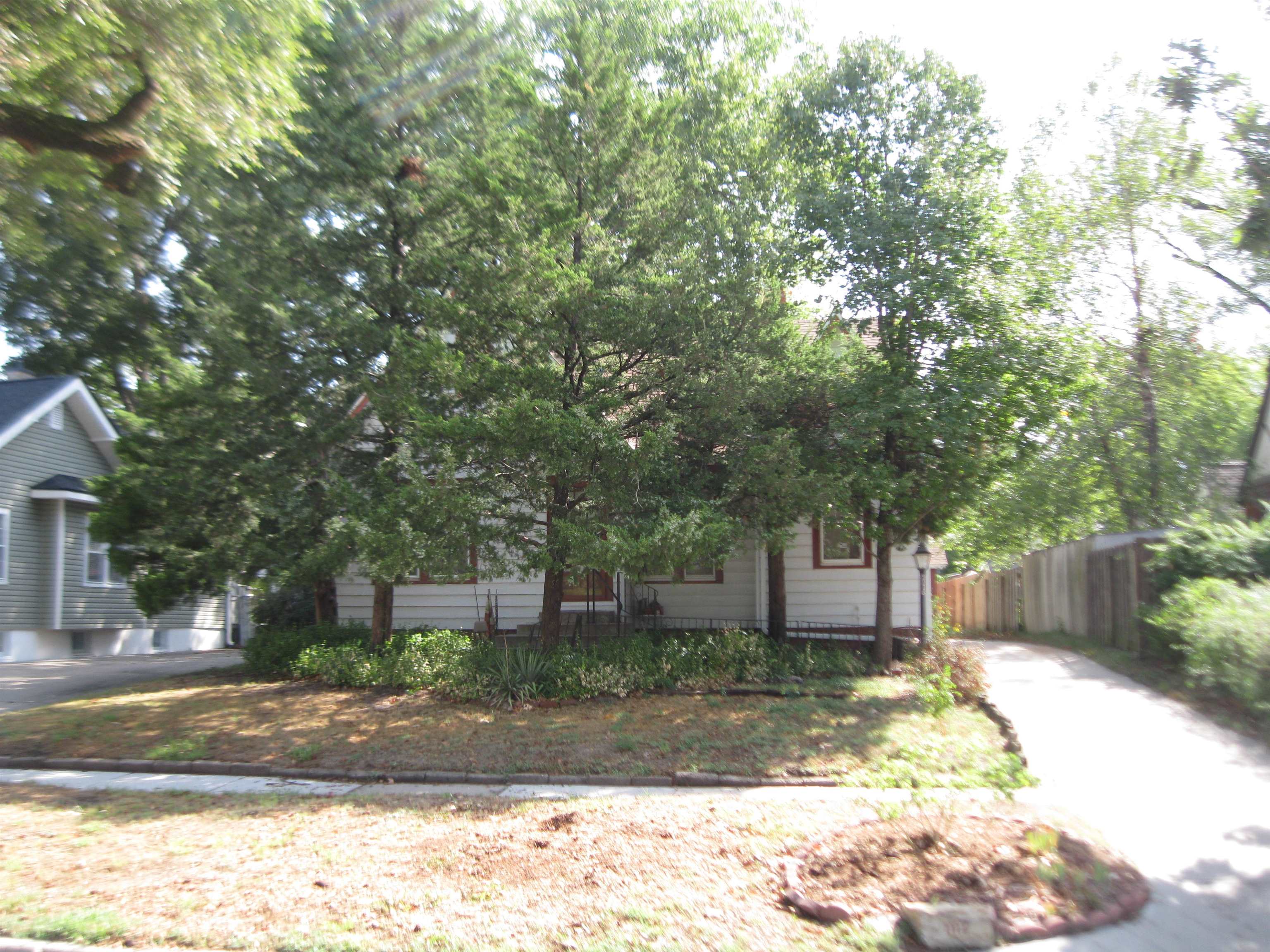 1112 N Amidon Property Photo 1