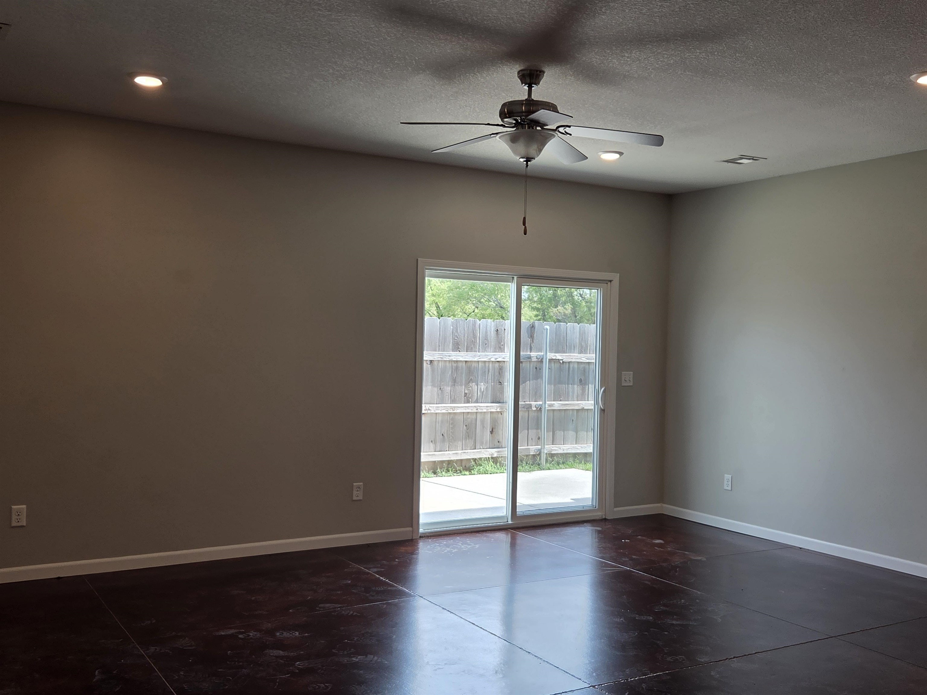 614 N Grandstone Property Photo 5