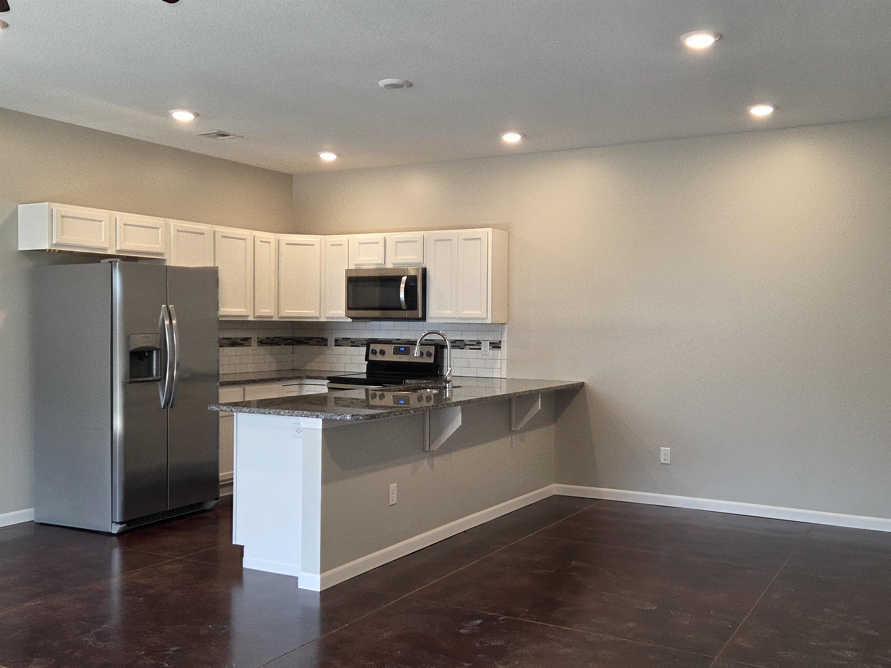 614 N Grandstone Property Photo 8