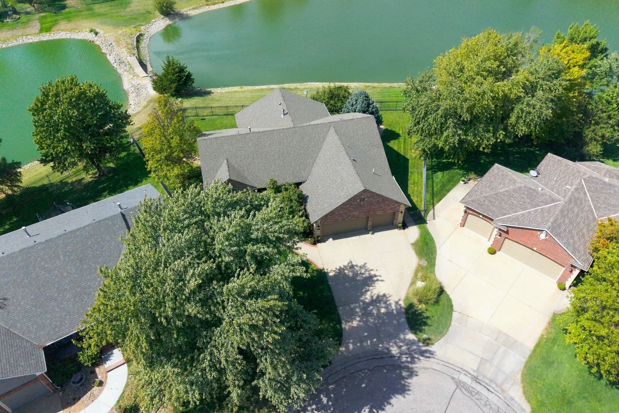 1017 N Cedar Park Cir Property Photo 3