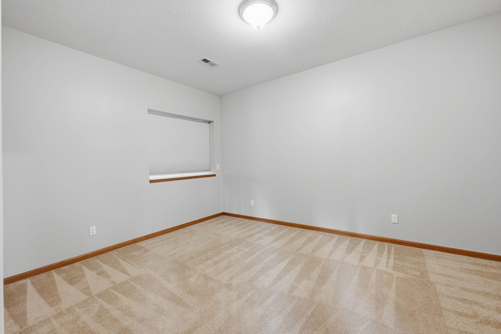 1017 N Cedar Park Cir Property Photo 28