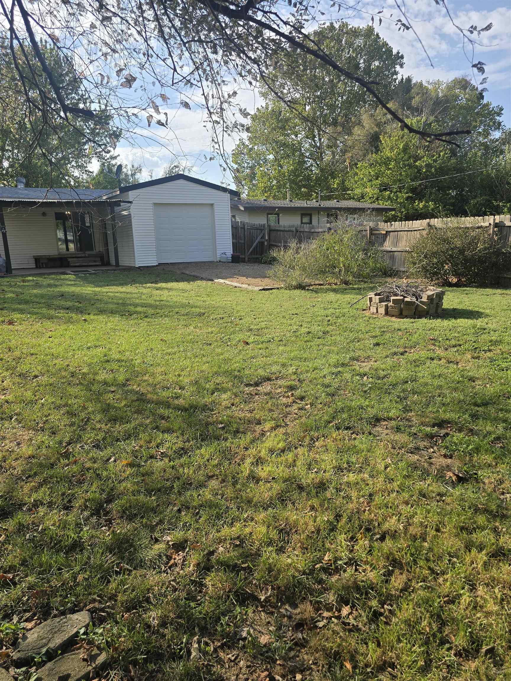 410 S Sunset Property Photo 3