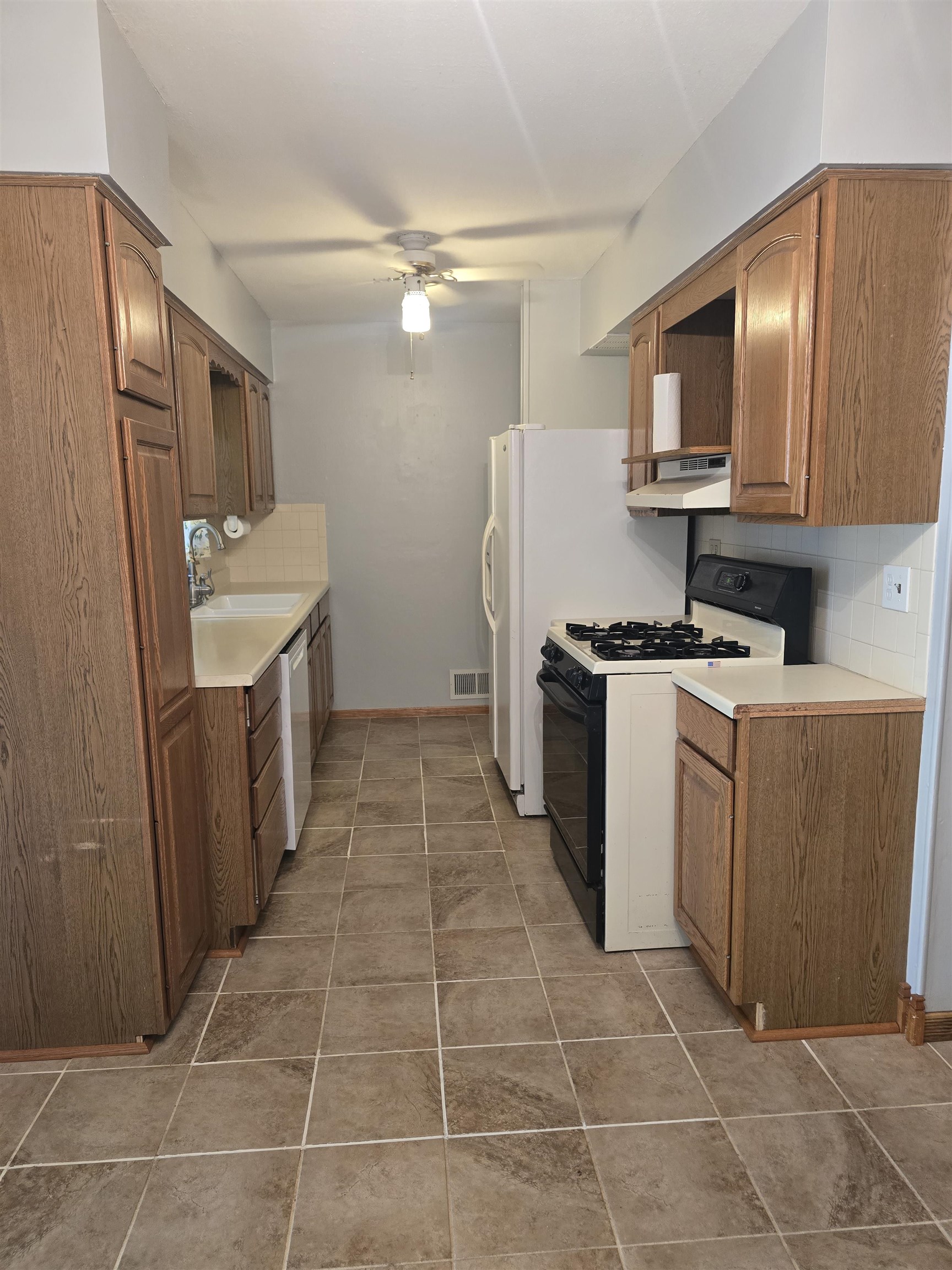 410 S Sunset Property Photo 6