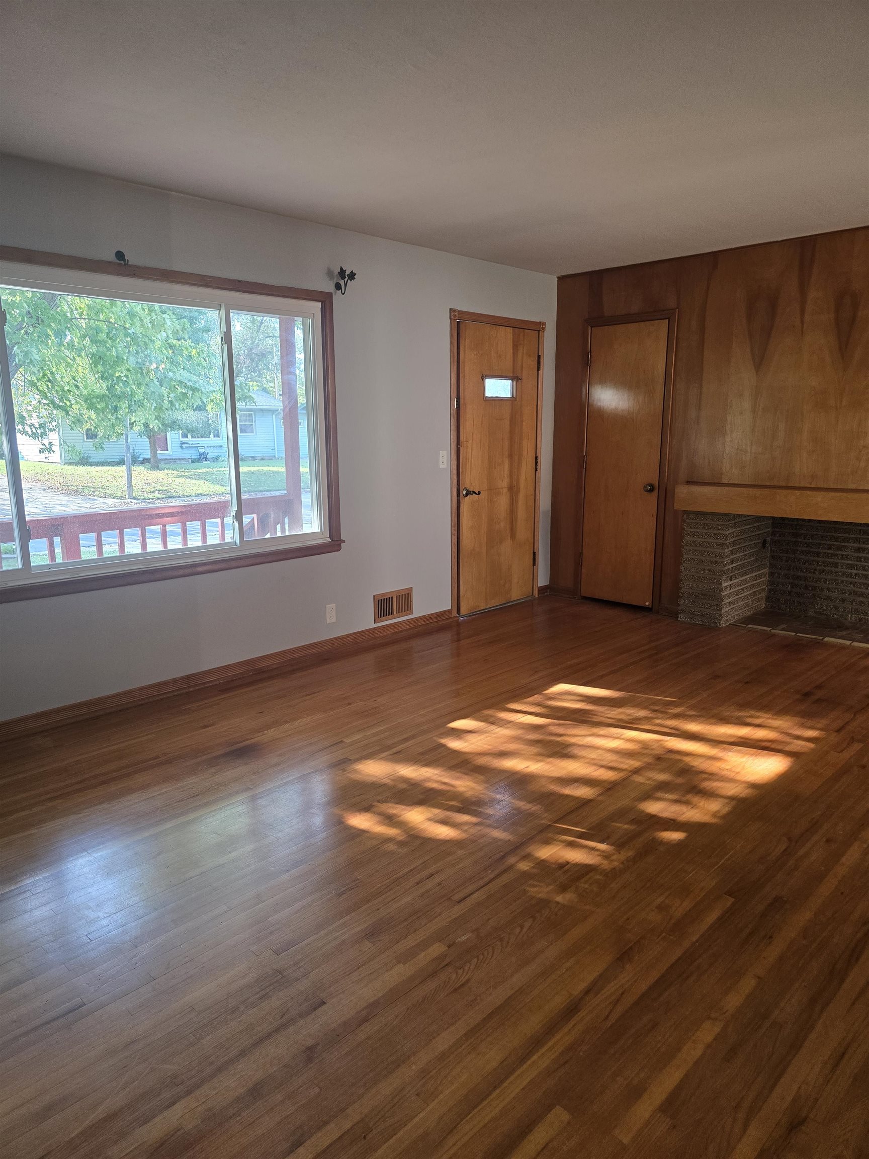 410 S Sunset Property Photo 7