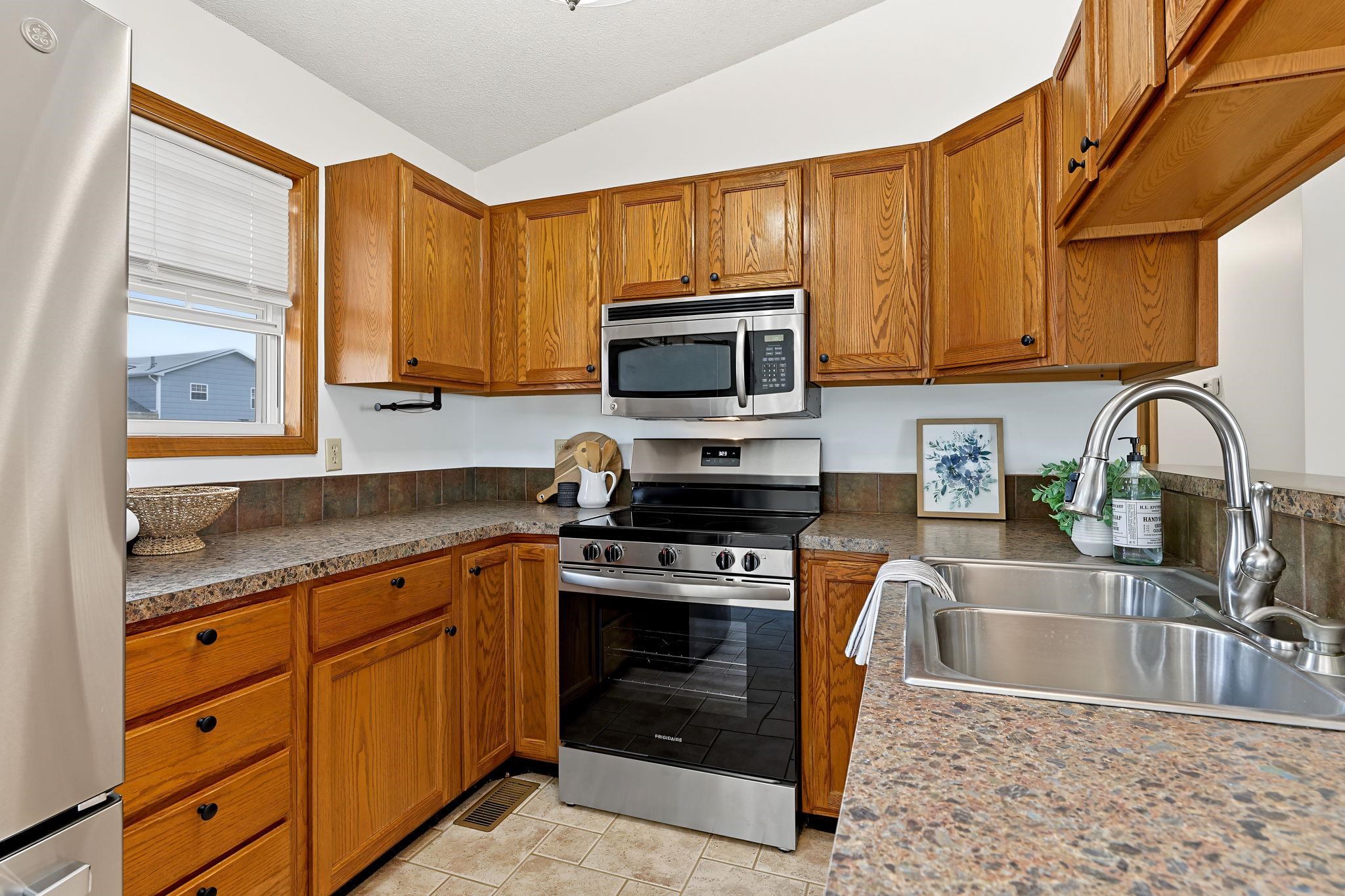 5823 W Kemper St Property Photo 11