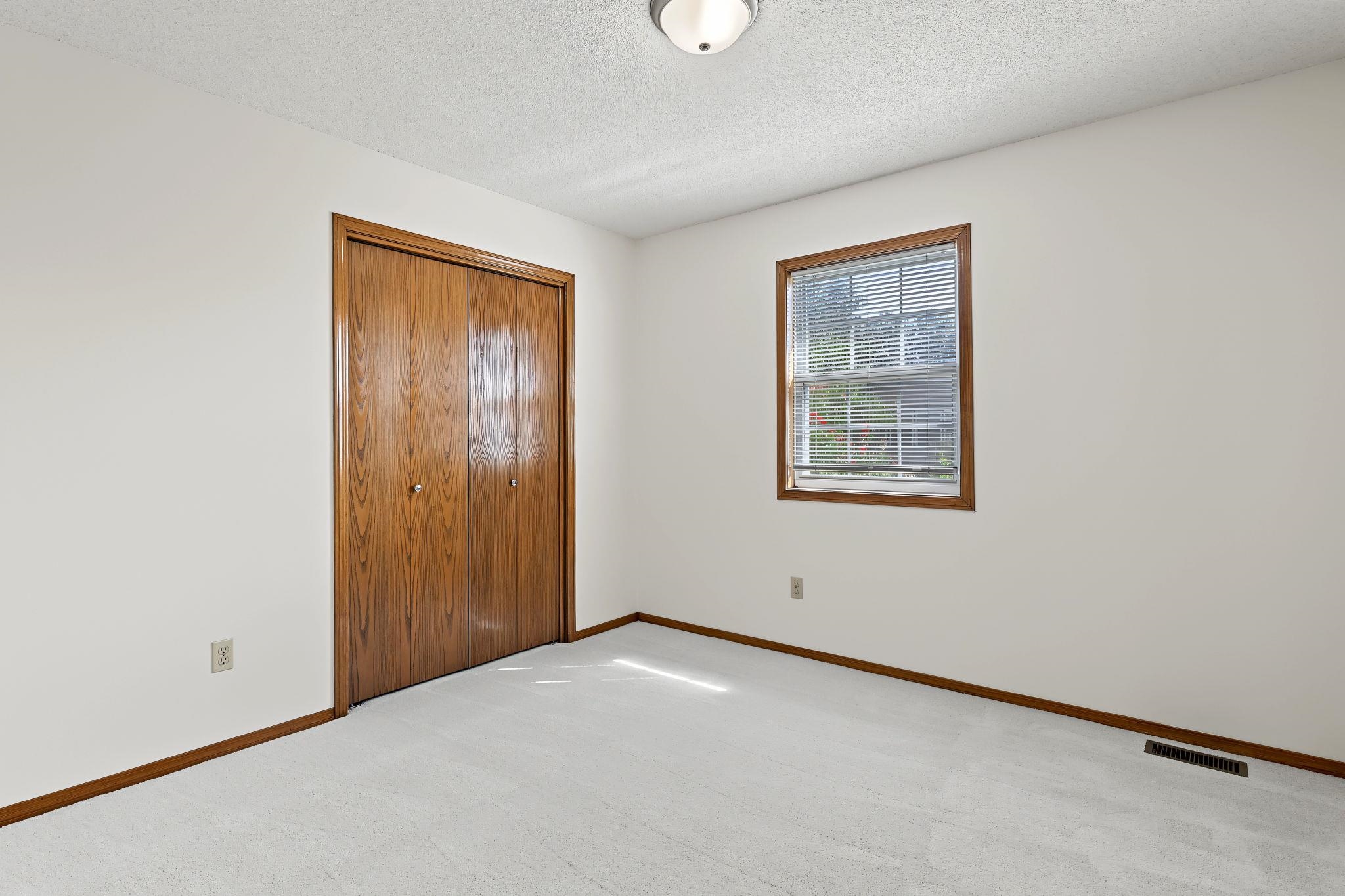 5823 W Kemper St Property Photo 15