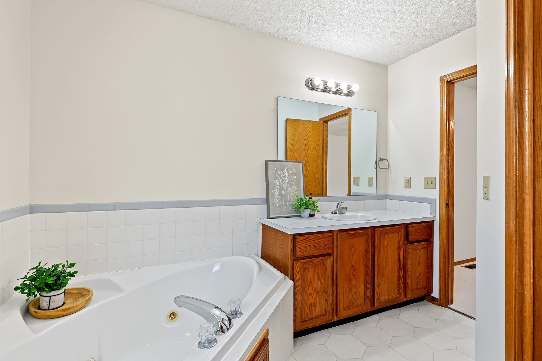 5823 W Kemper St Property Photo 21