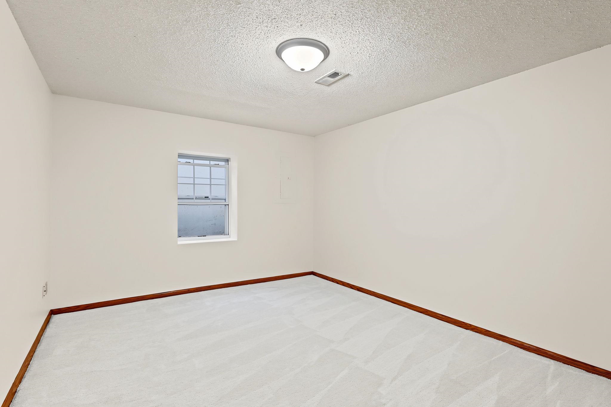 5823 W Kemper St Property Photo 27
