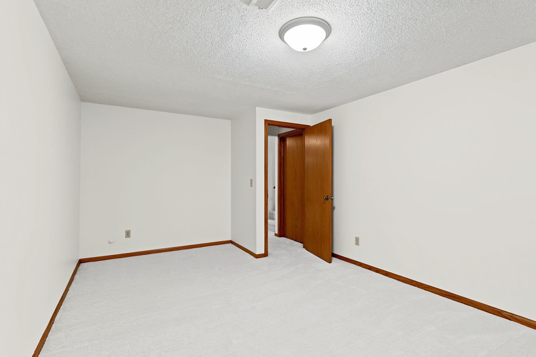 5823 W Kemper St Property Photo 28