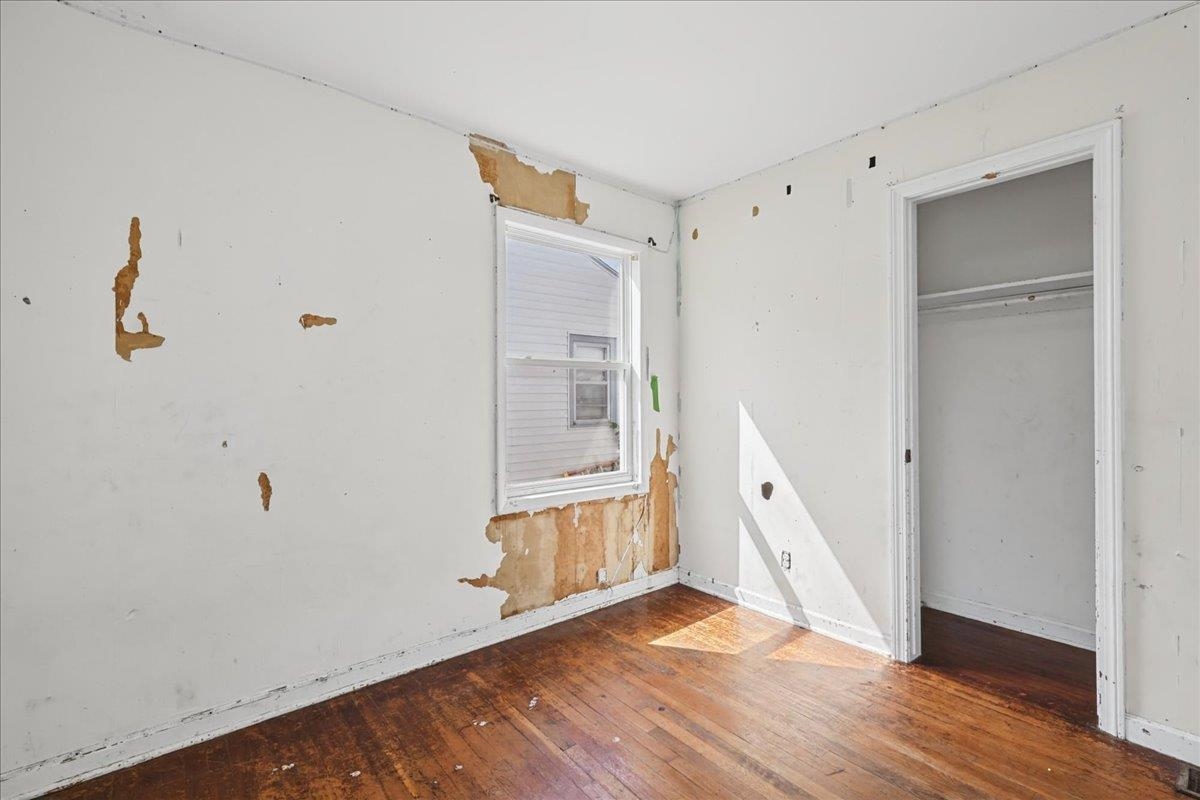 2502 S Victoria Ave Property Photo 19