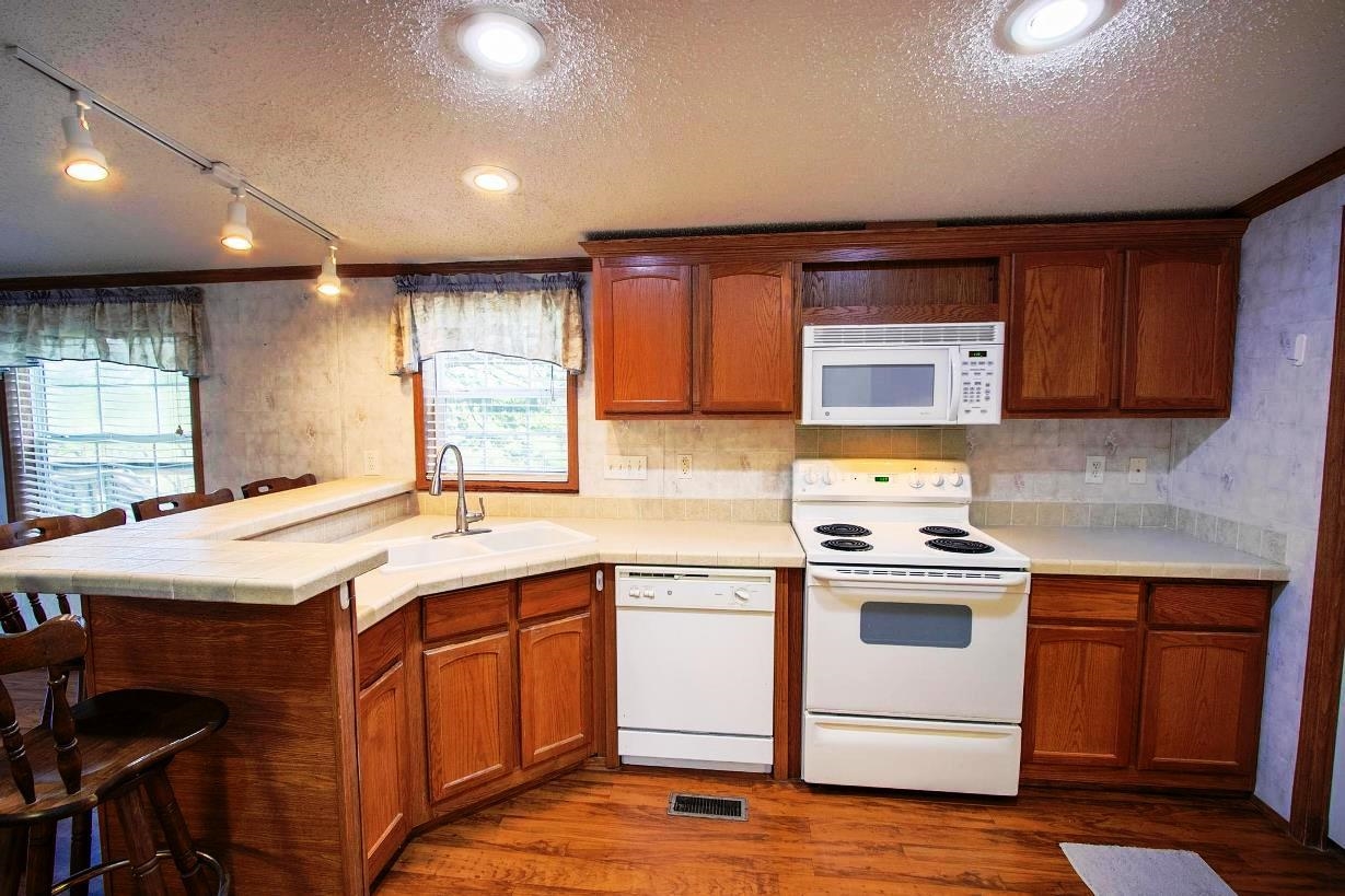 1188 150th Property Photo 6