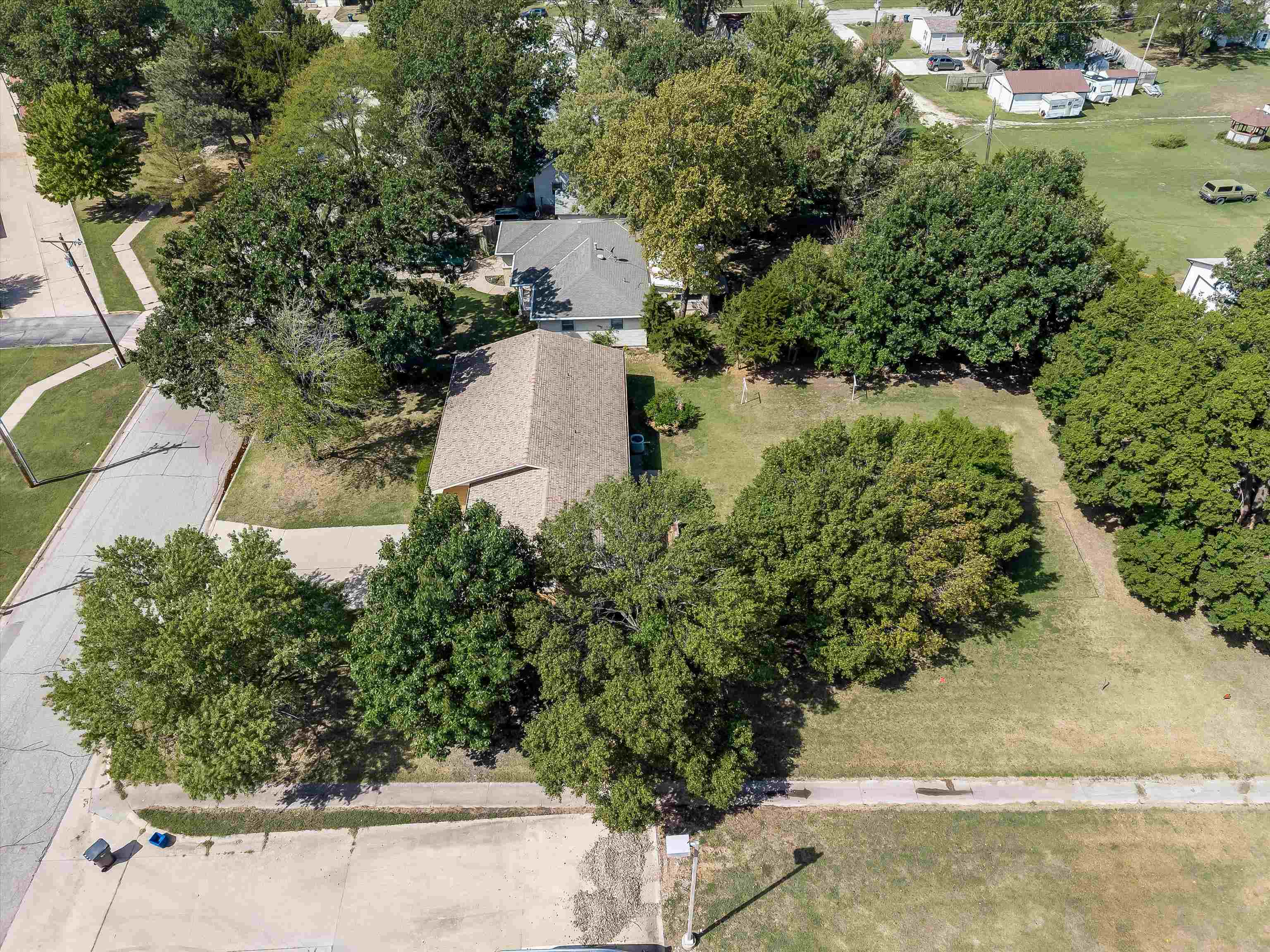 1120 E 8th Property Photo 30