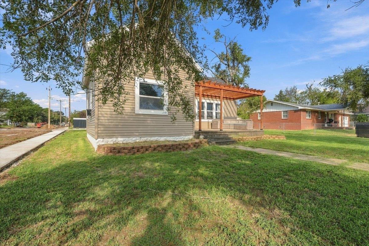 222 S 5th Property Photo 4