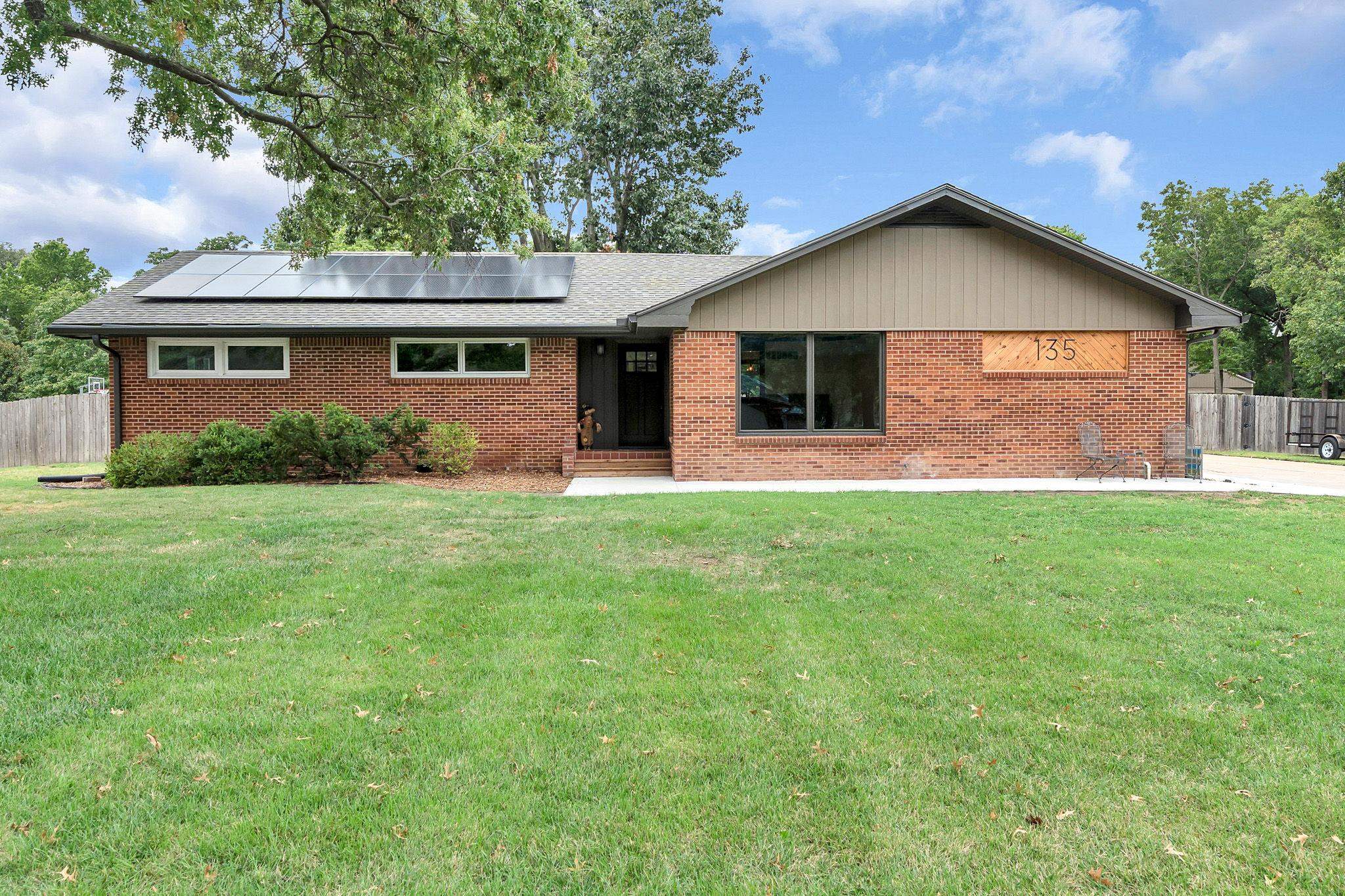 135 S Westfield Property Photo 1