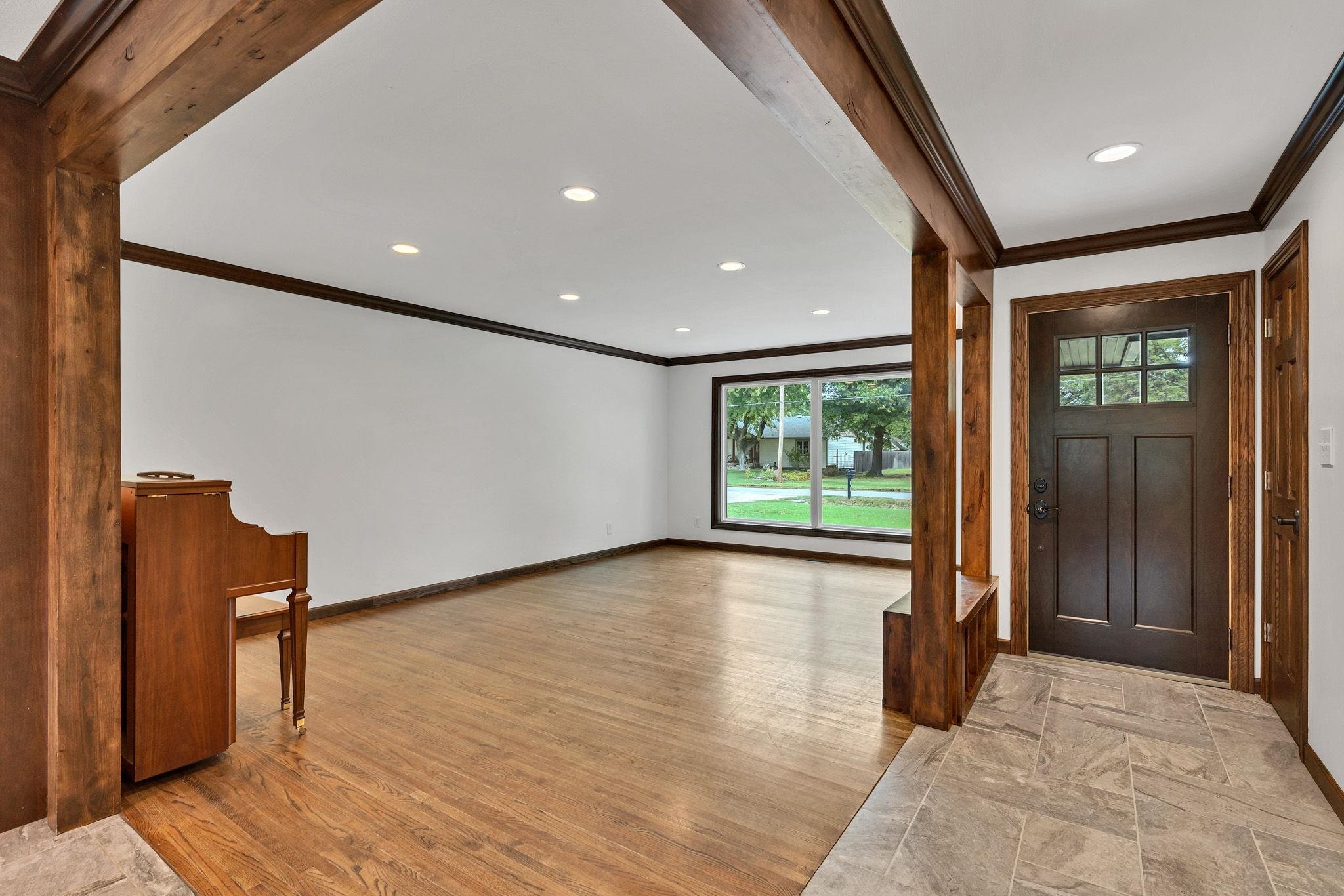 135 S Westfield Property Photo 6