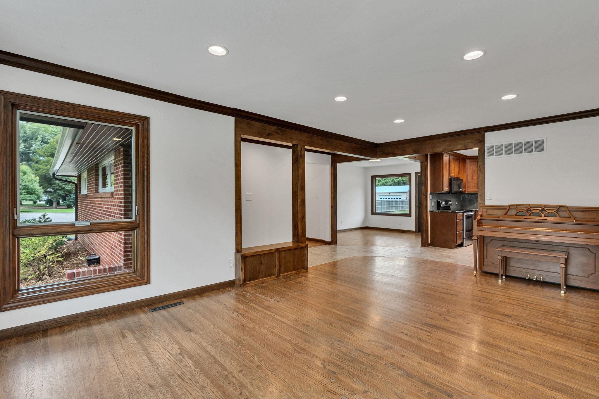 135 S Westfield Property Photo 8
