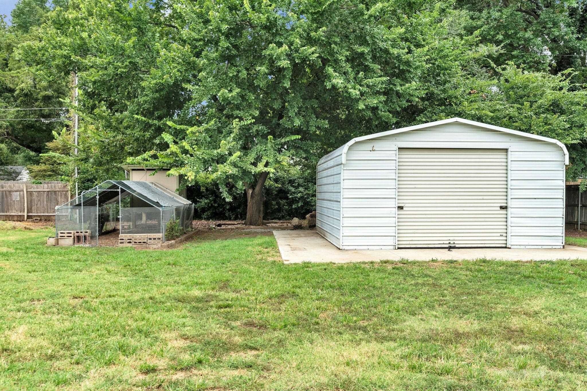 135 S Westfield Property Photo 34