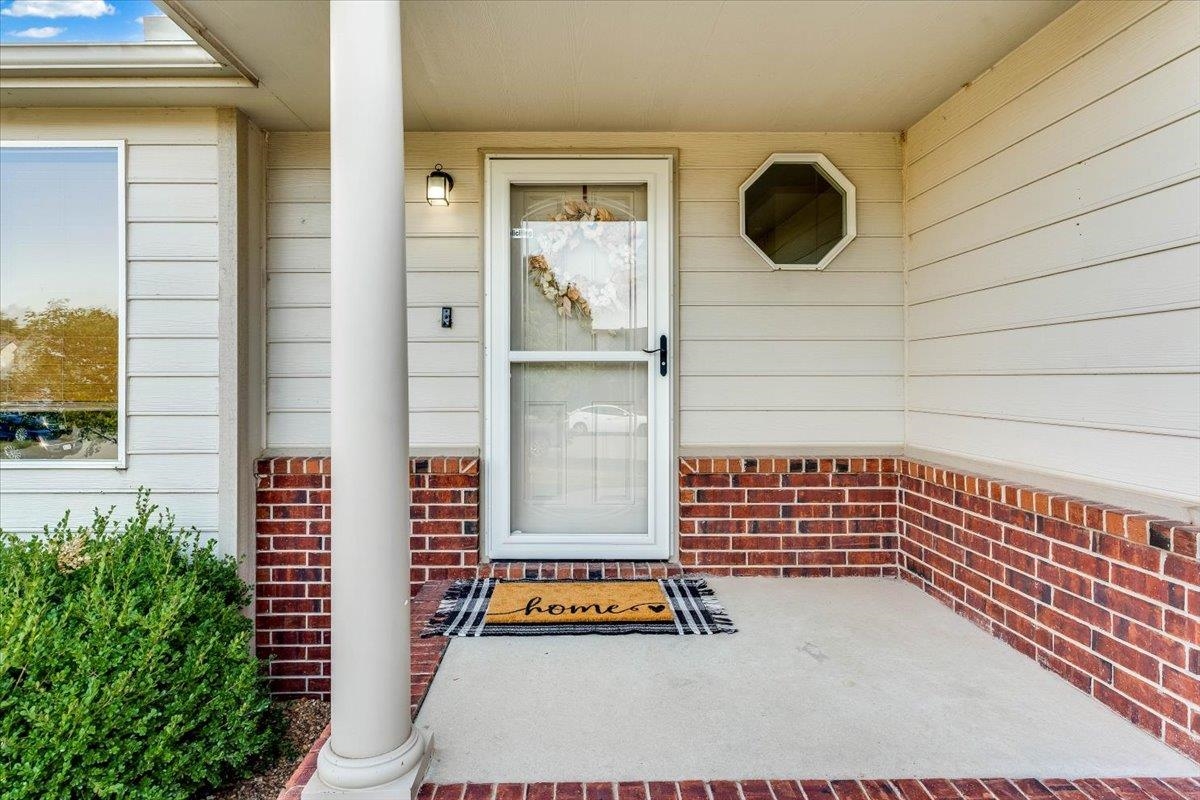2407 E Kite St. Property Photo 5