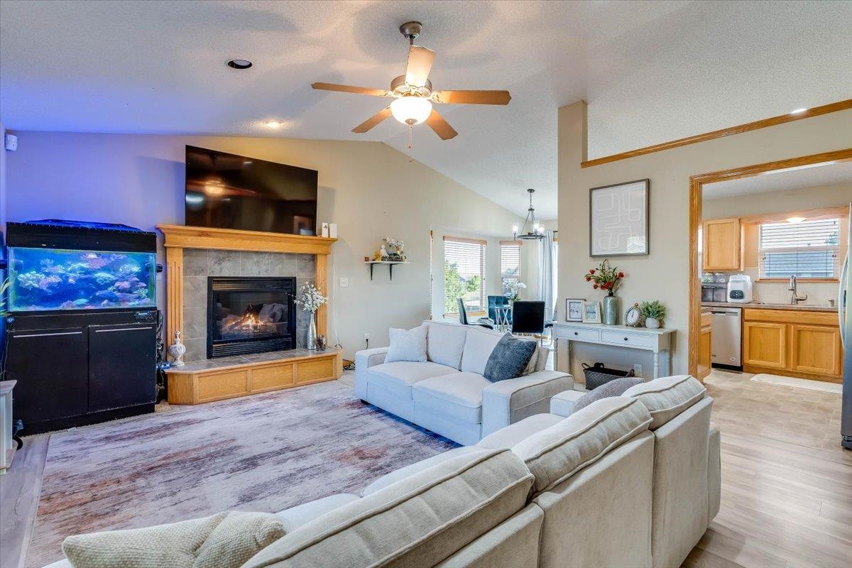 2407 E Kite St. Property Photo 9