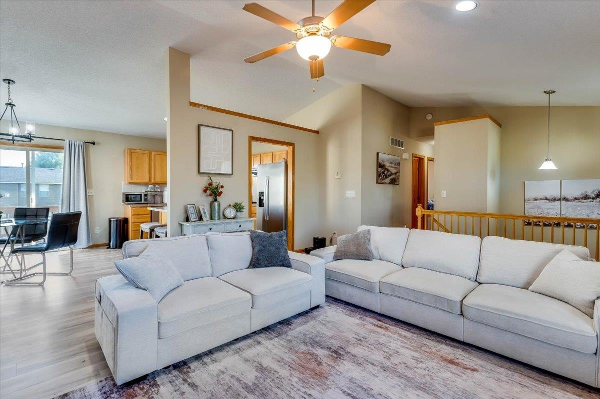 2407 E Kite St. Property Photo 10