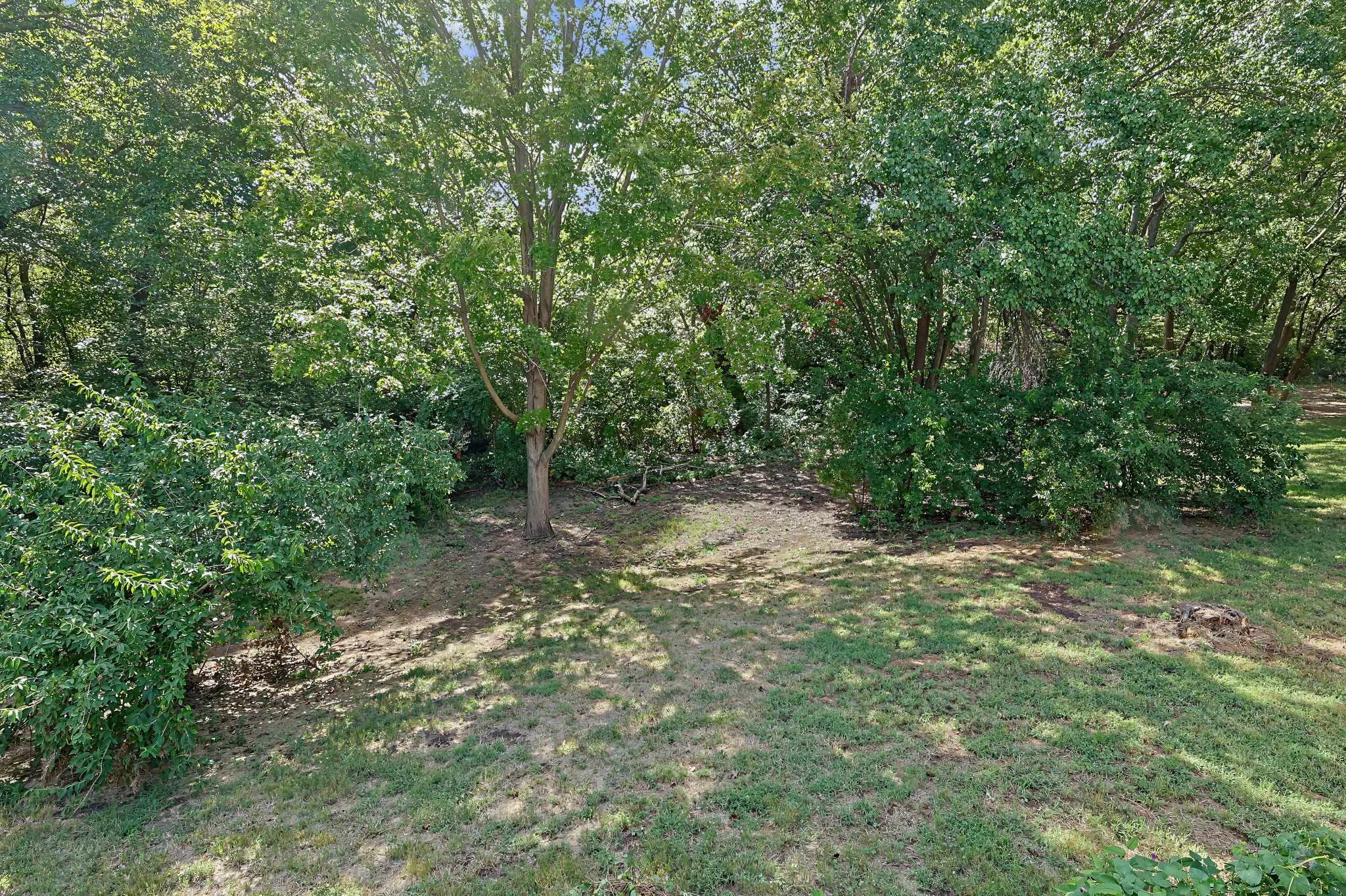 109 N Valley Stream Property Photo 14
