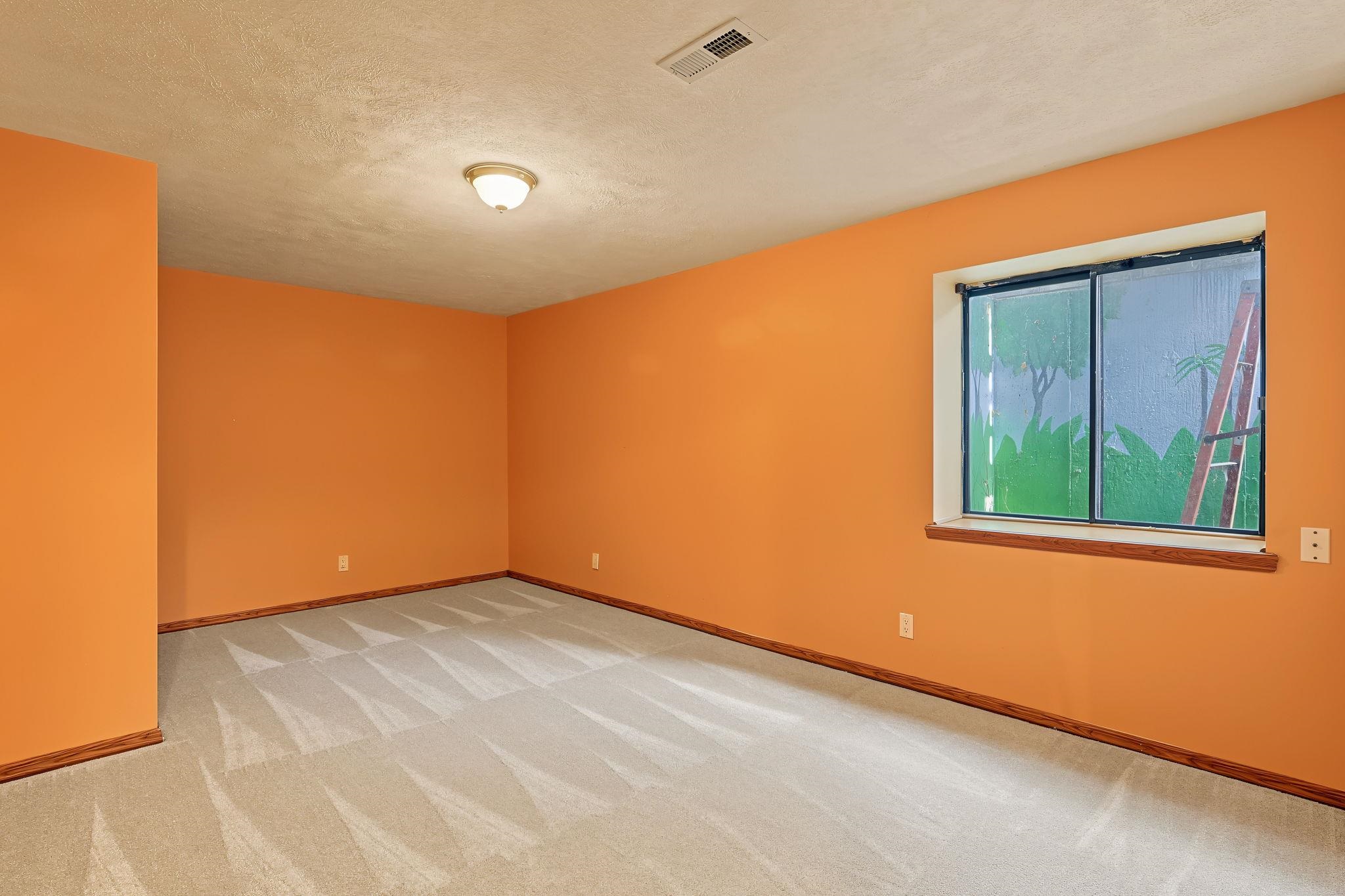 109 N Valley Stream Property Photo 18