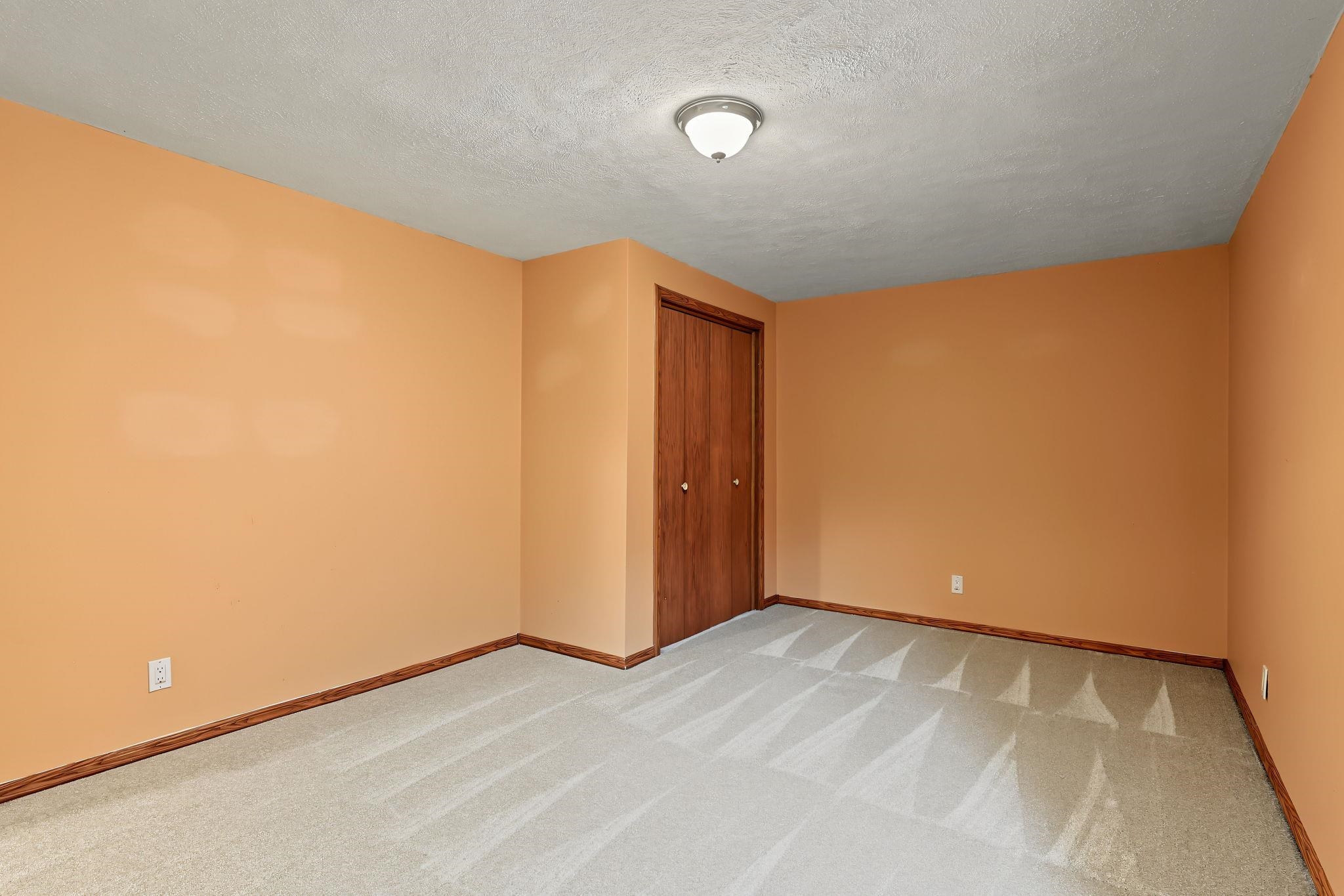 109 N Valley Stream Property Photo 19