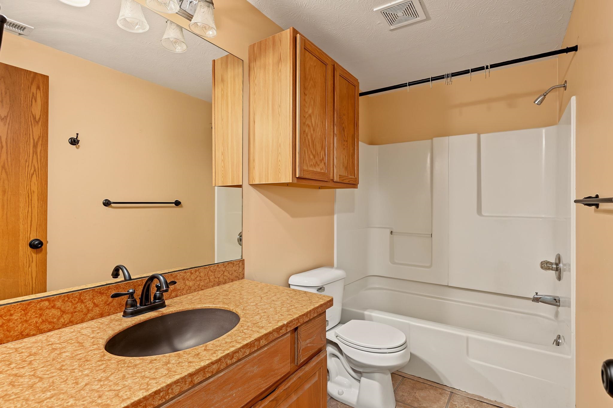 109 N Valley Stream Property Photo 20
