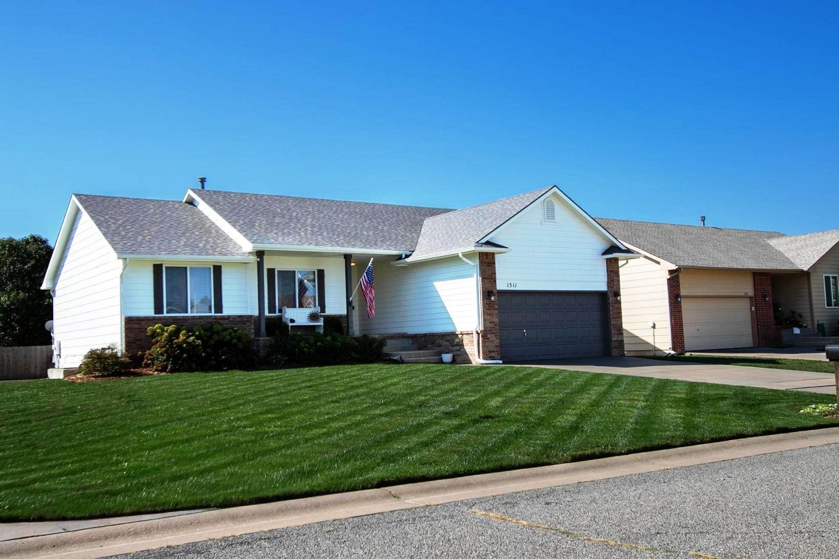 1511 E Cedar Tree Property Photo 1