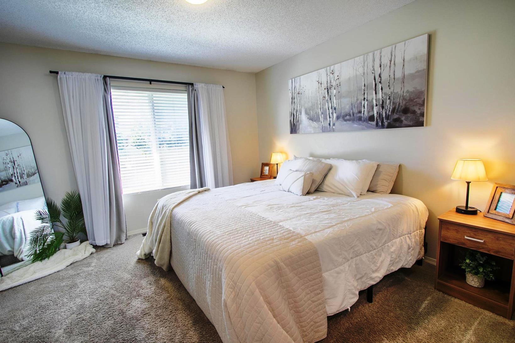 1511 E Cedar Tree Property Photo 4