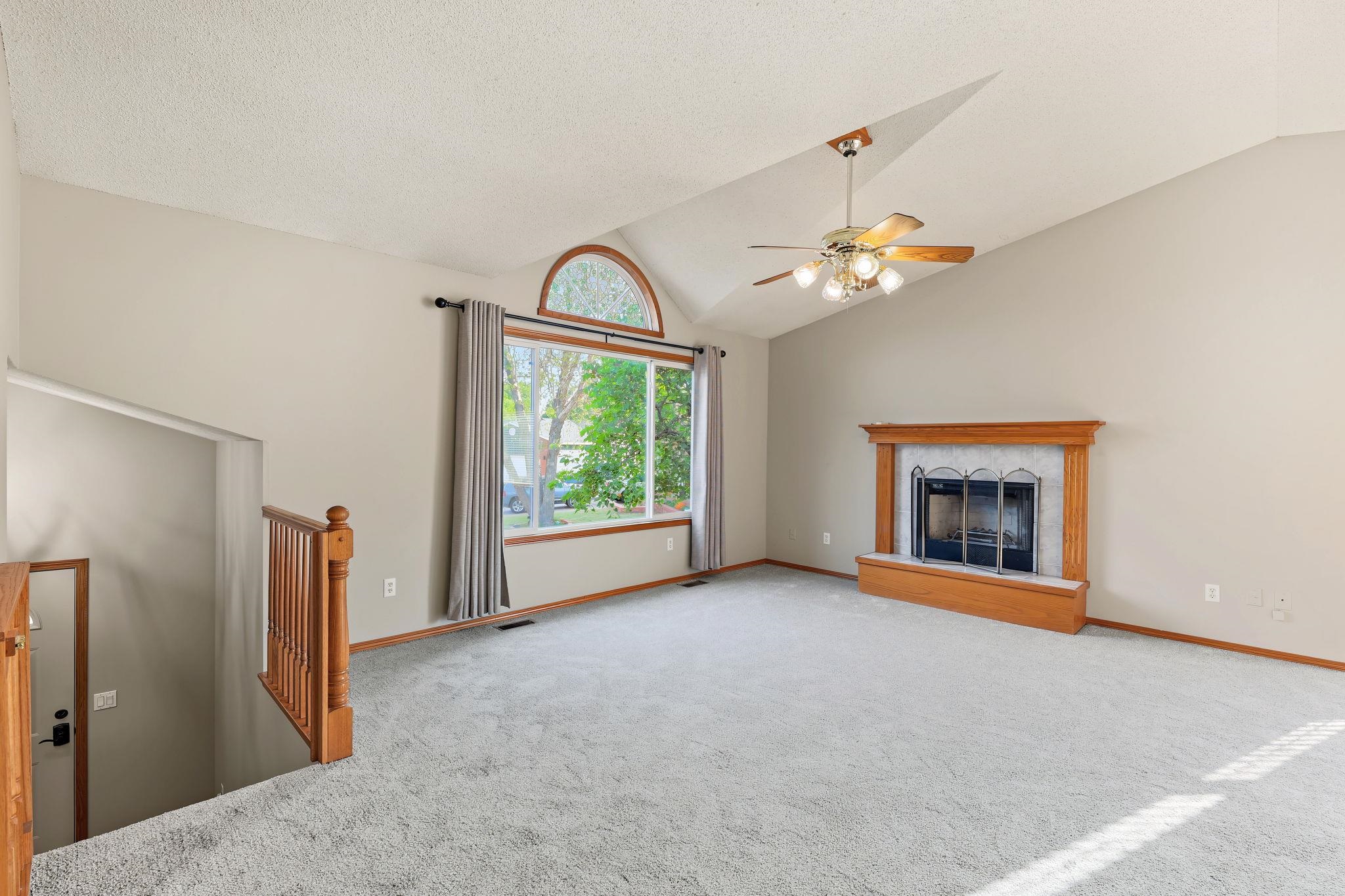 712 E Lakewood Property Photo 3