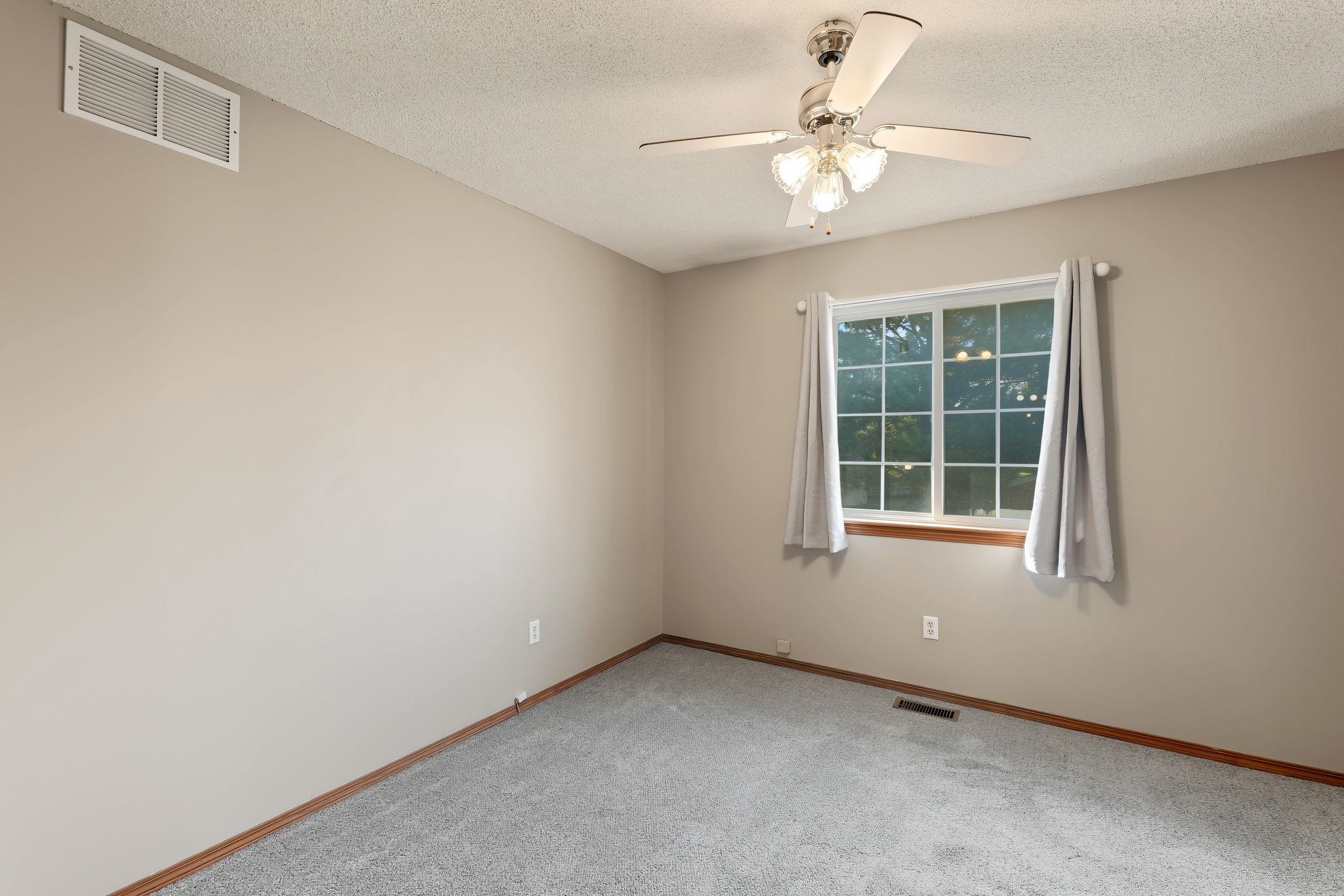 712 E Lakewood Property Photo 12