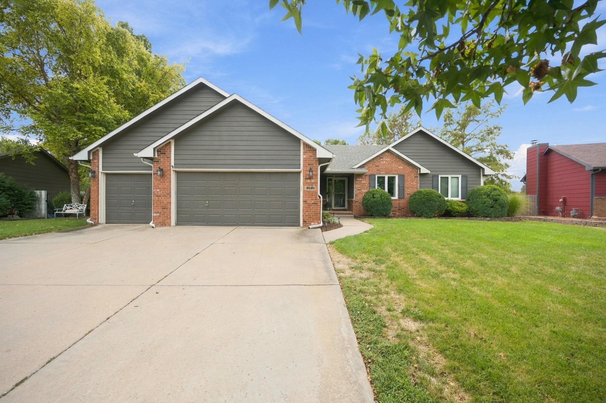 11615 W May St. Property Photo 1