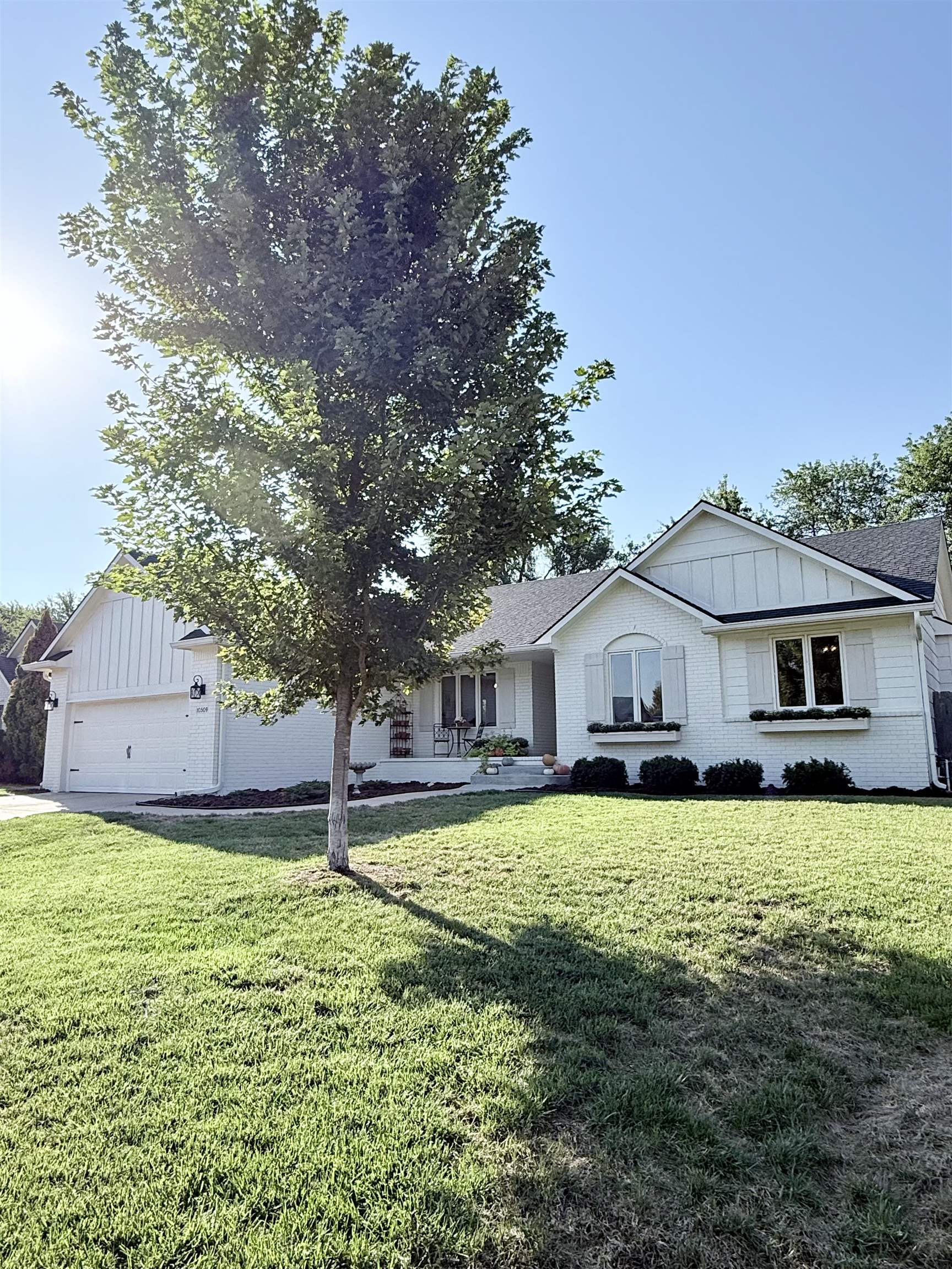 10509 W Westport Property Photo 1