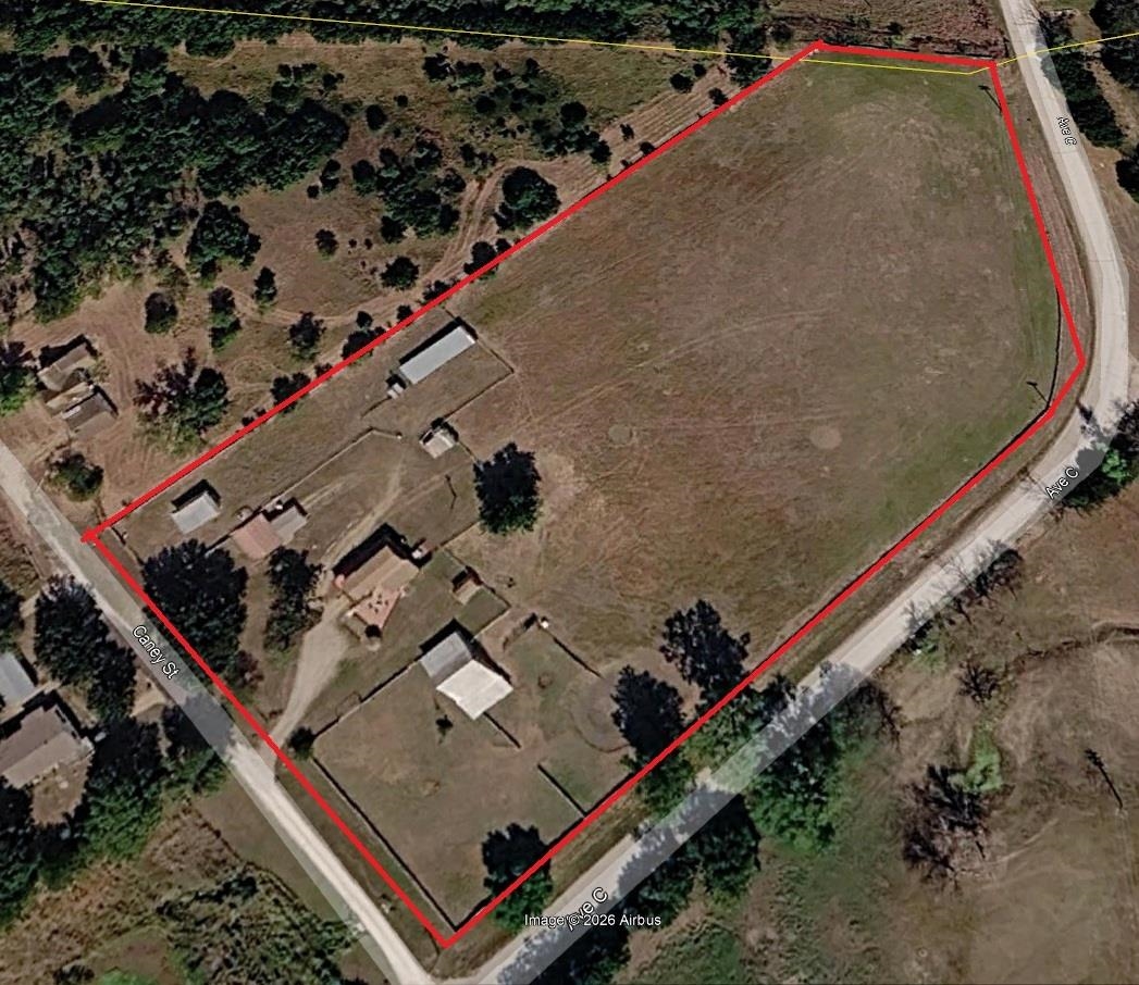 1404 Caney Rd Property Photo 1