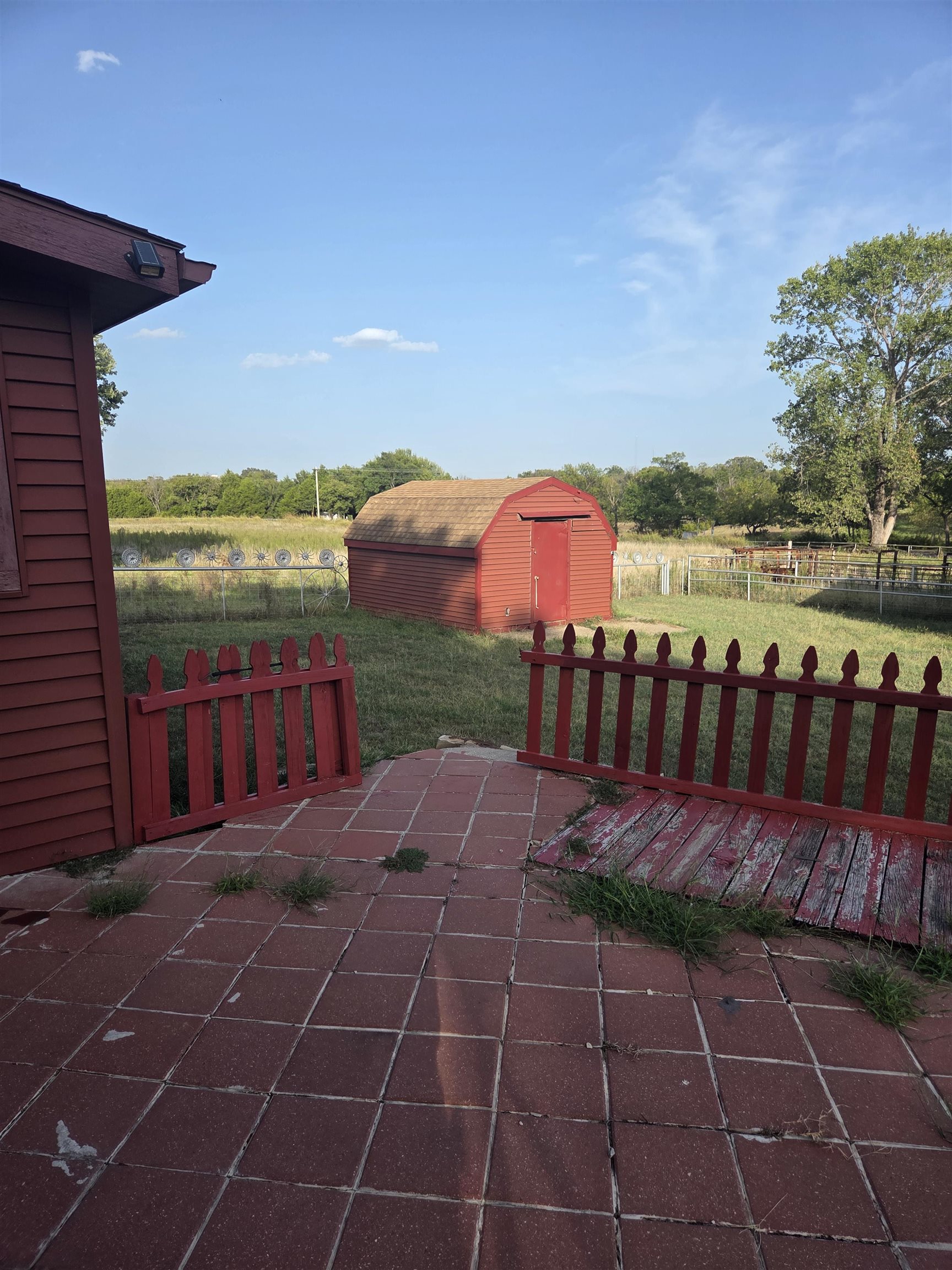 1404 Caney Rd Property Photo 4