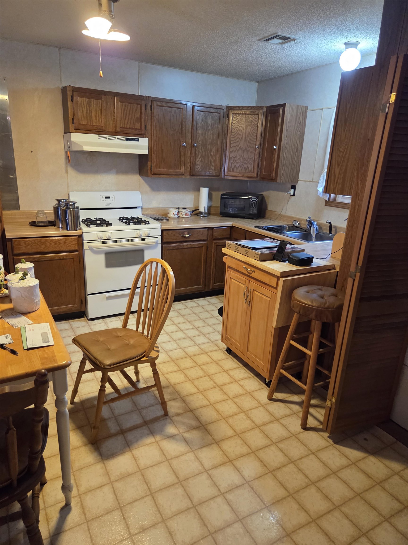 1404 Caney Rd Property Photo 9